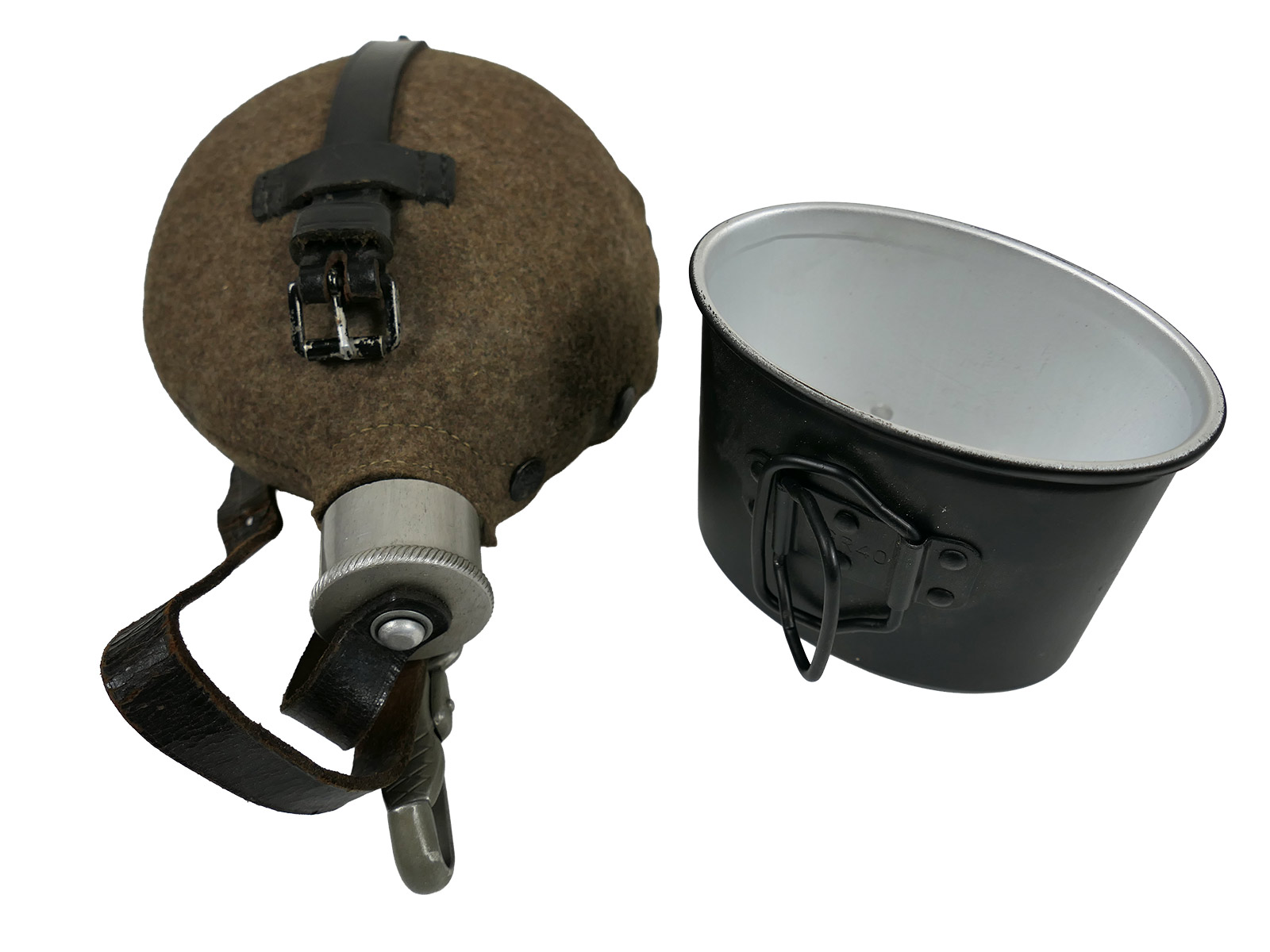 Wehrmacht Feldflasche SKN39 mit Alu Becher COLLECTION BATTLE WORN