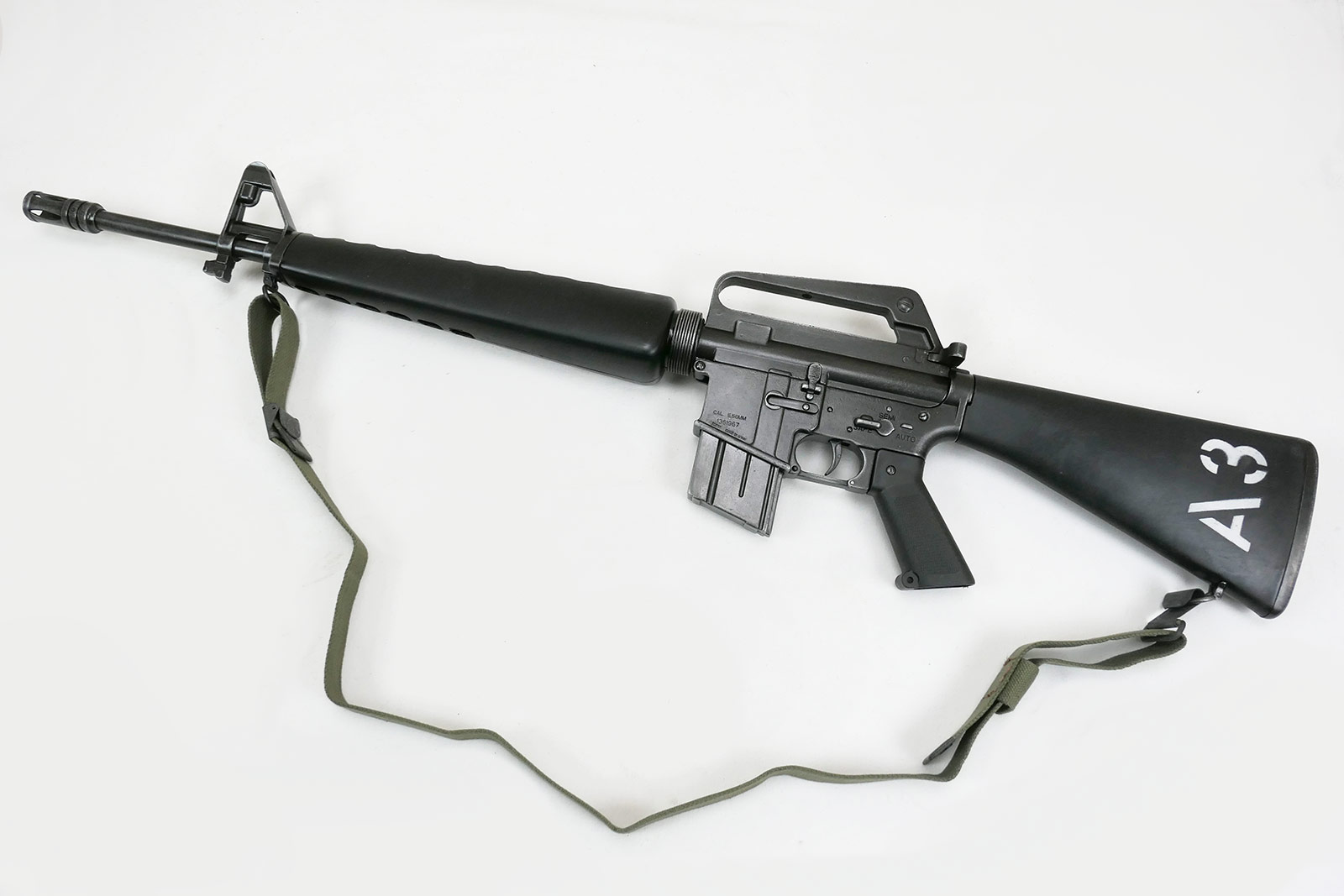 US M16A2 Sturmgewehr + Trageriemen + Magazin Deko Modell Filmwaffe Humvee M998 H1