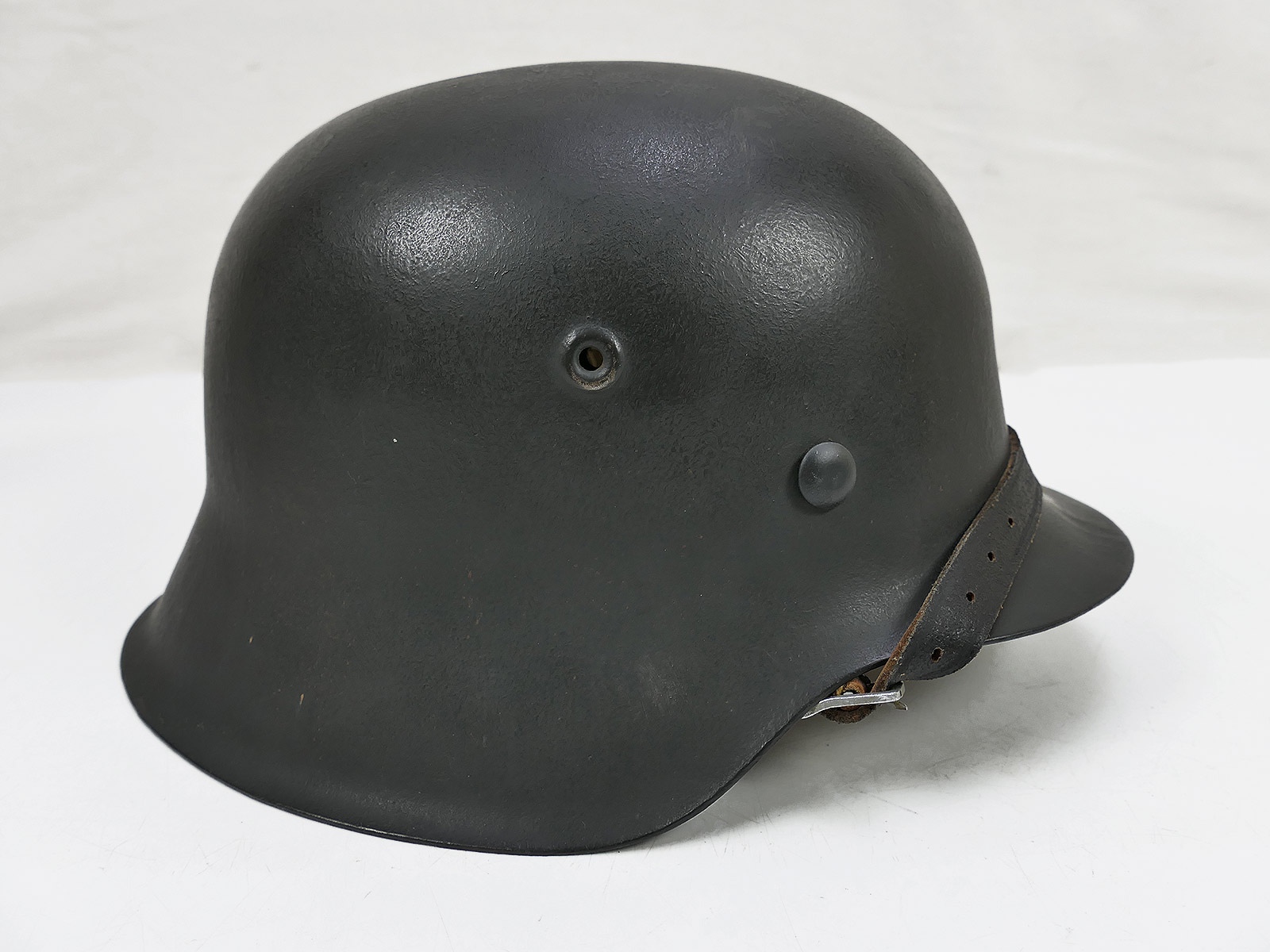 Original Luftwaffe Stahlhelm M42 ET64 mit Helmfutter u. Kinnriemen Gr.57 BATTLE WORN