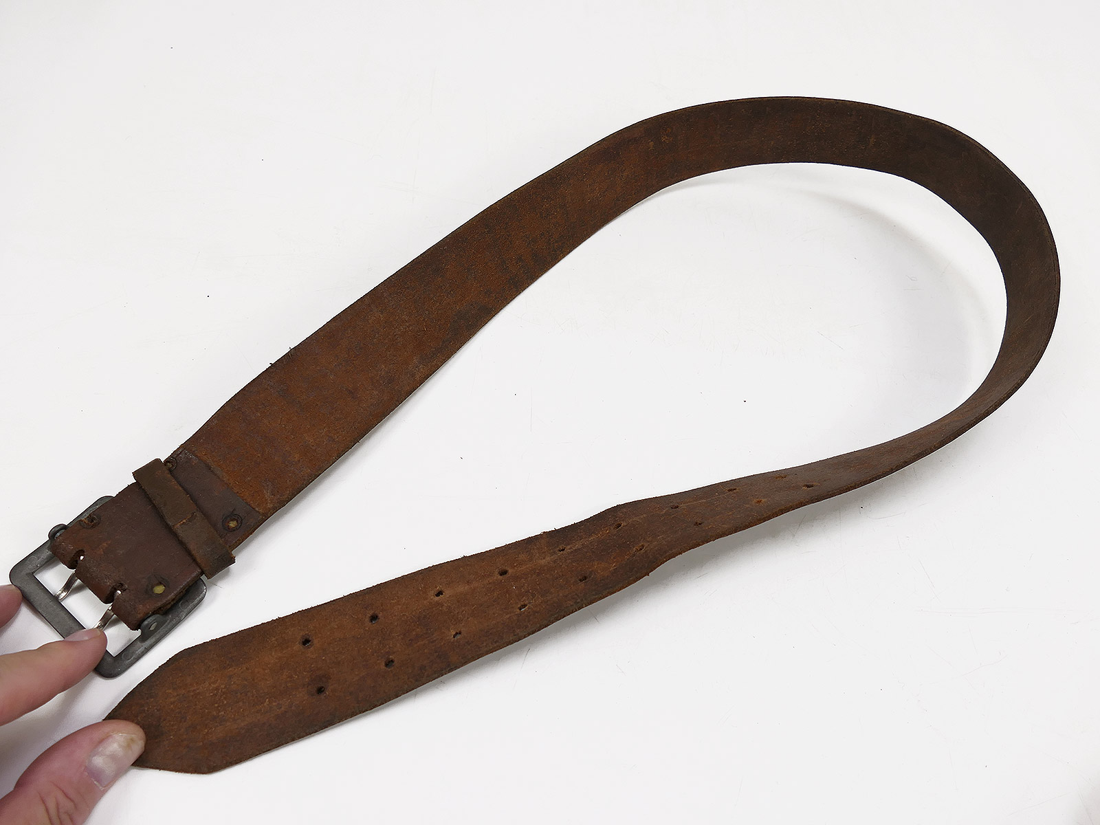 Antiker Offiziers Zweidornkoppel Braun 45mm Koppel Lederkoppel Braun Gesamtlänge 106cm BATTLE WORN