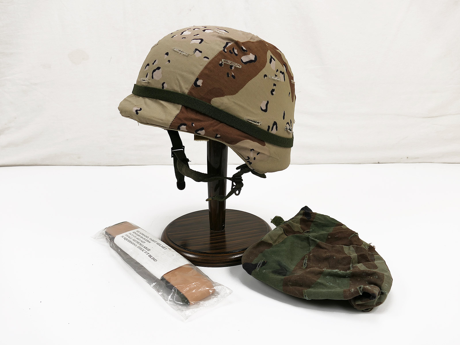 #65 US PASGT Gefechtshelm Combat Helmet Gr. Large mit US Desert + Woodland Helmbezug