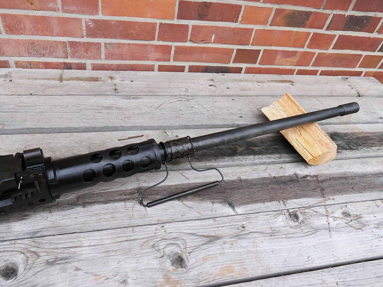 #A Browning Machine Gun MG Cal. 50 M2 Jeep Lafette Tripod - Modell - 1:1 Metall Nachbau Lauf zerlegbar