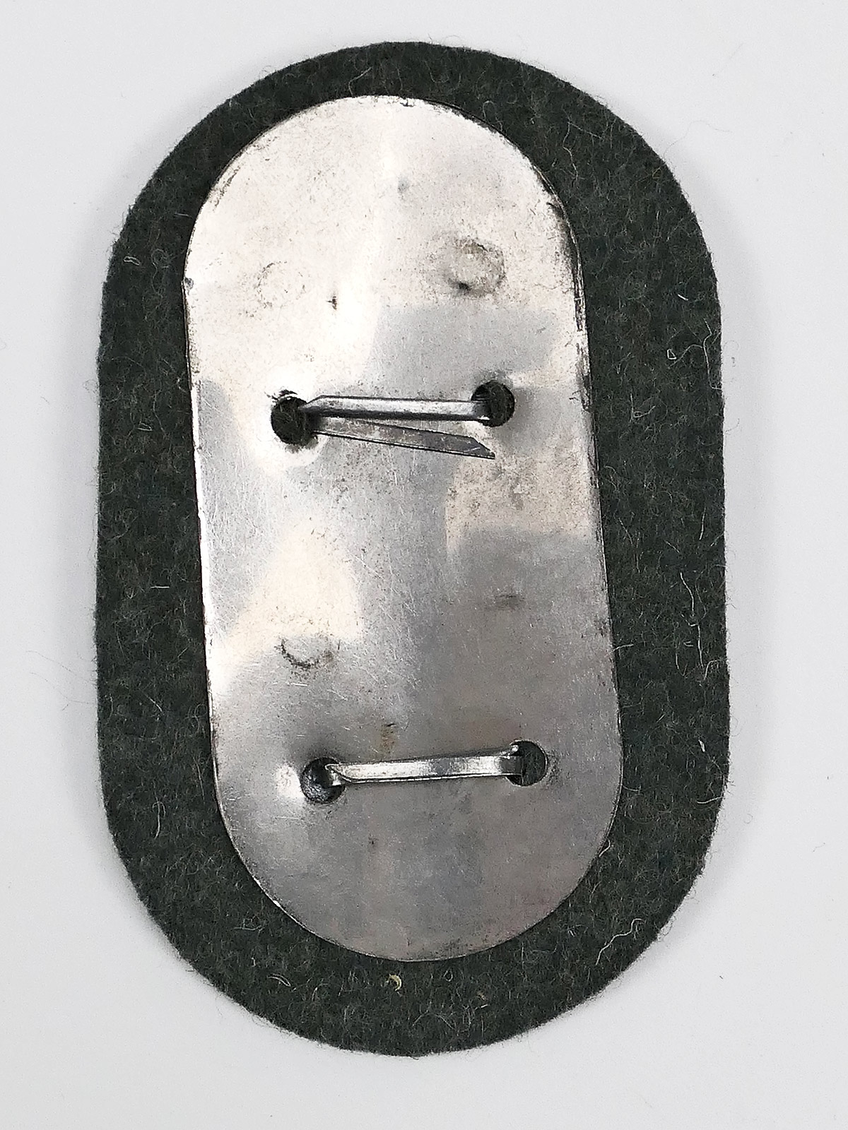 P1635890