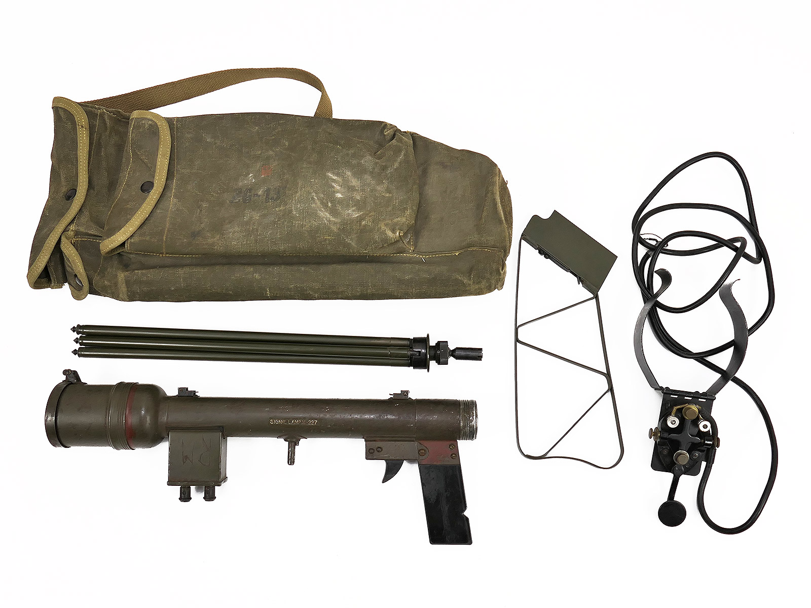 US WW2 Airborne / Pathfinder Kit M-227 Signal Lamp / Stativ & Bag Signaling Drop Zone BATTLE WORN COLLECTION