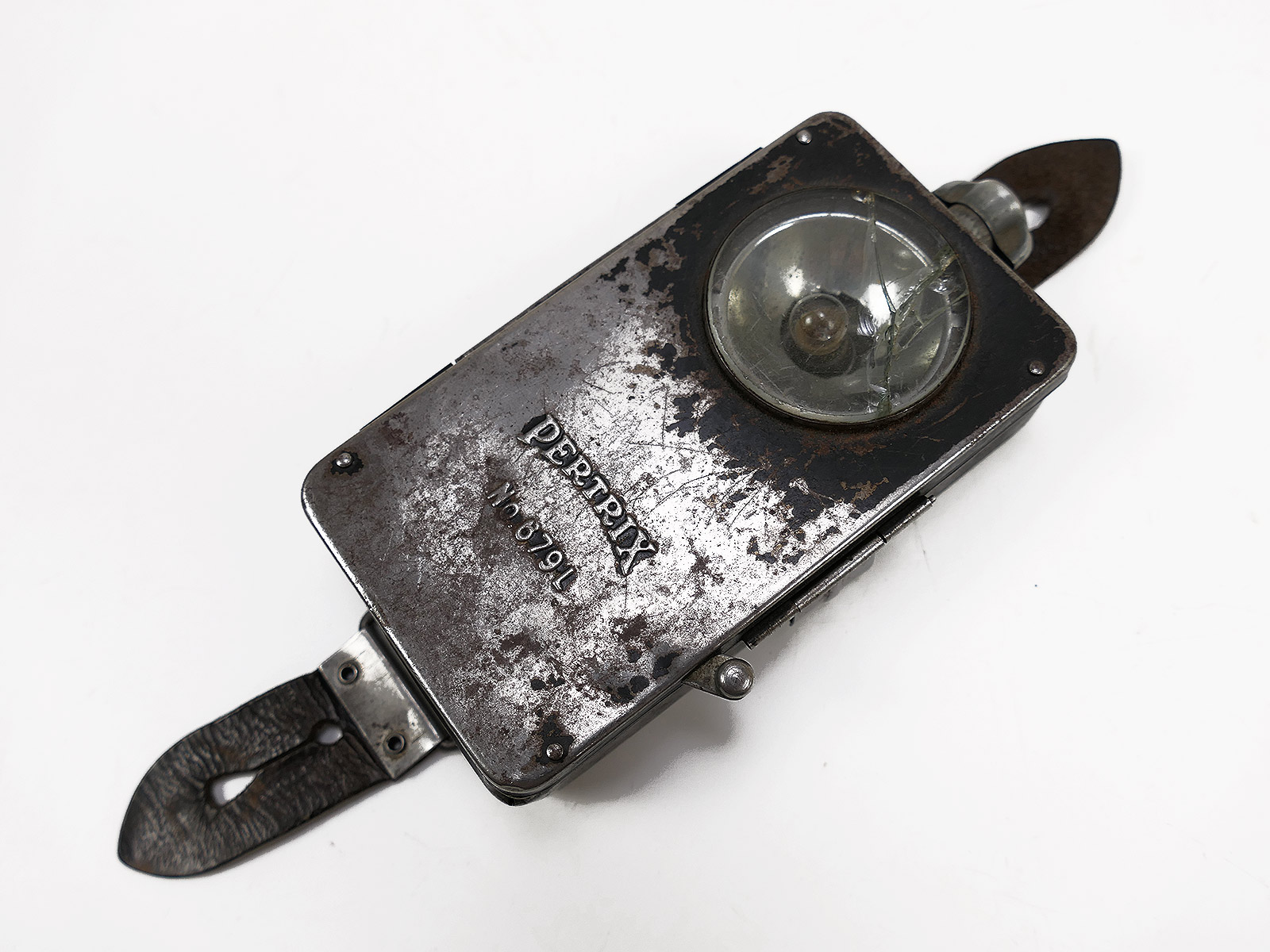 Alte antike Pertrix Taschenlampe Typ 679L Wehrmacht
