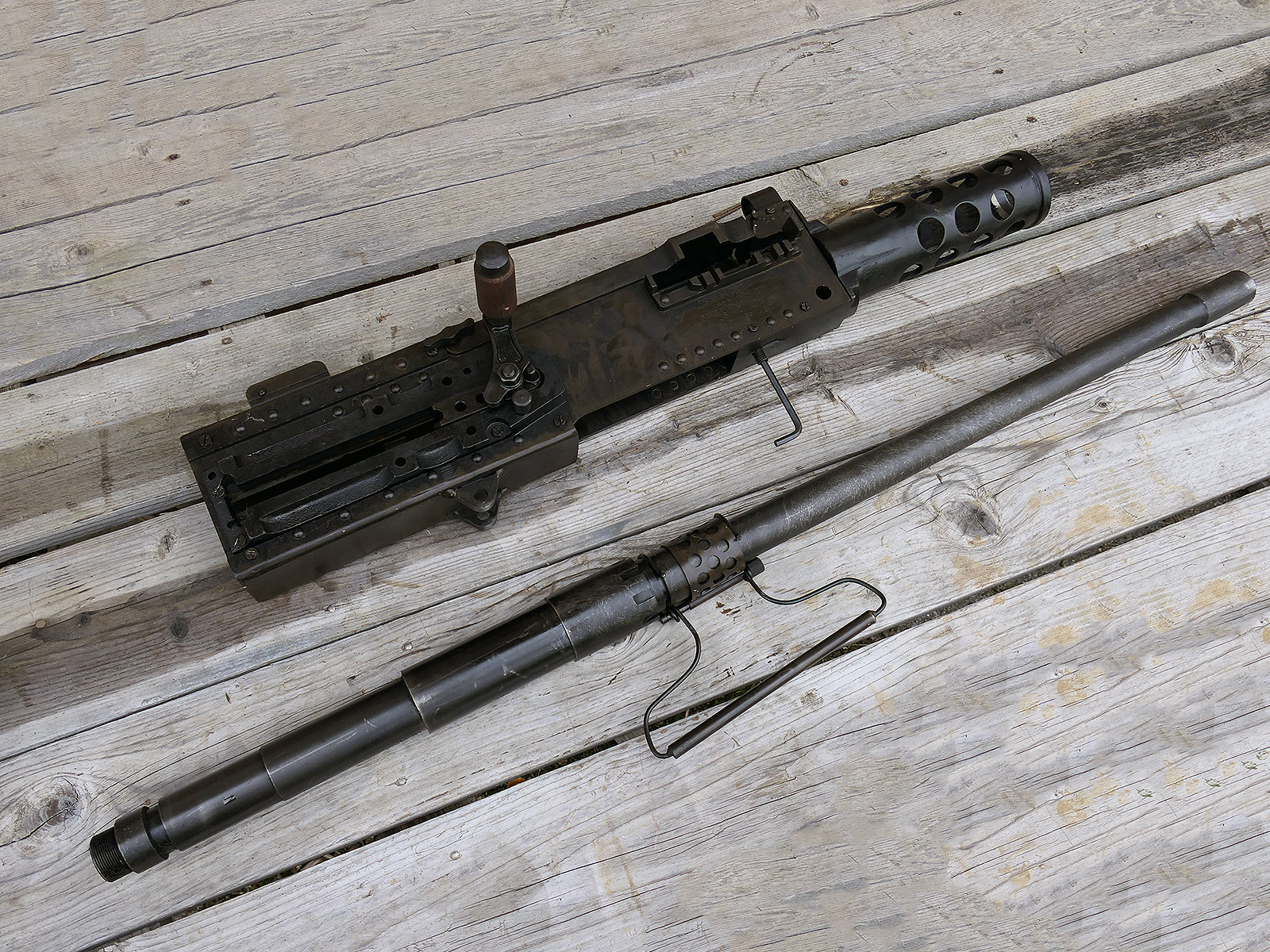 #A Browning Machine Gun MG Cal. 50 M2 Jeep Lafette Tripod - Modell - 1:1 Metall Nachbau Lauf zerlegbar