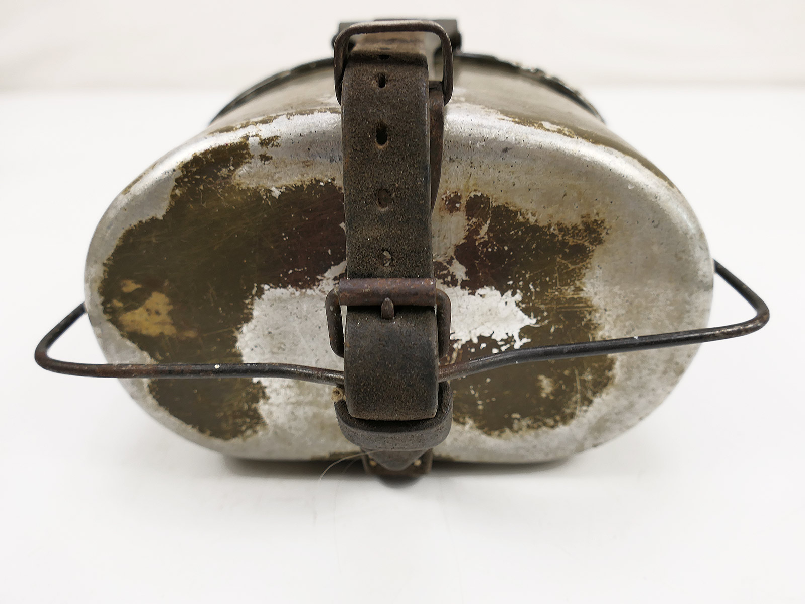 Kochgeschirr Wehrmacht Hersteller OHW 44 mit Lederriemen COLLECTION BATTLE WORN
