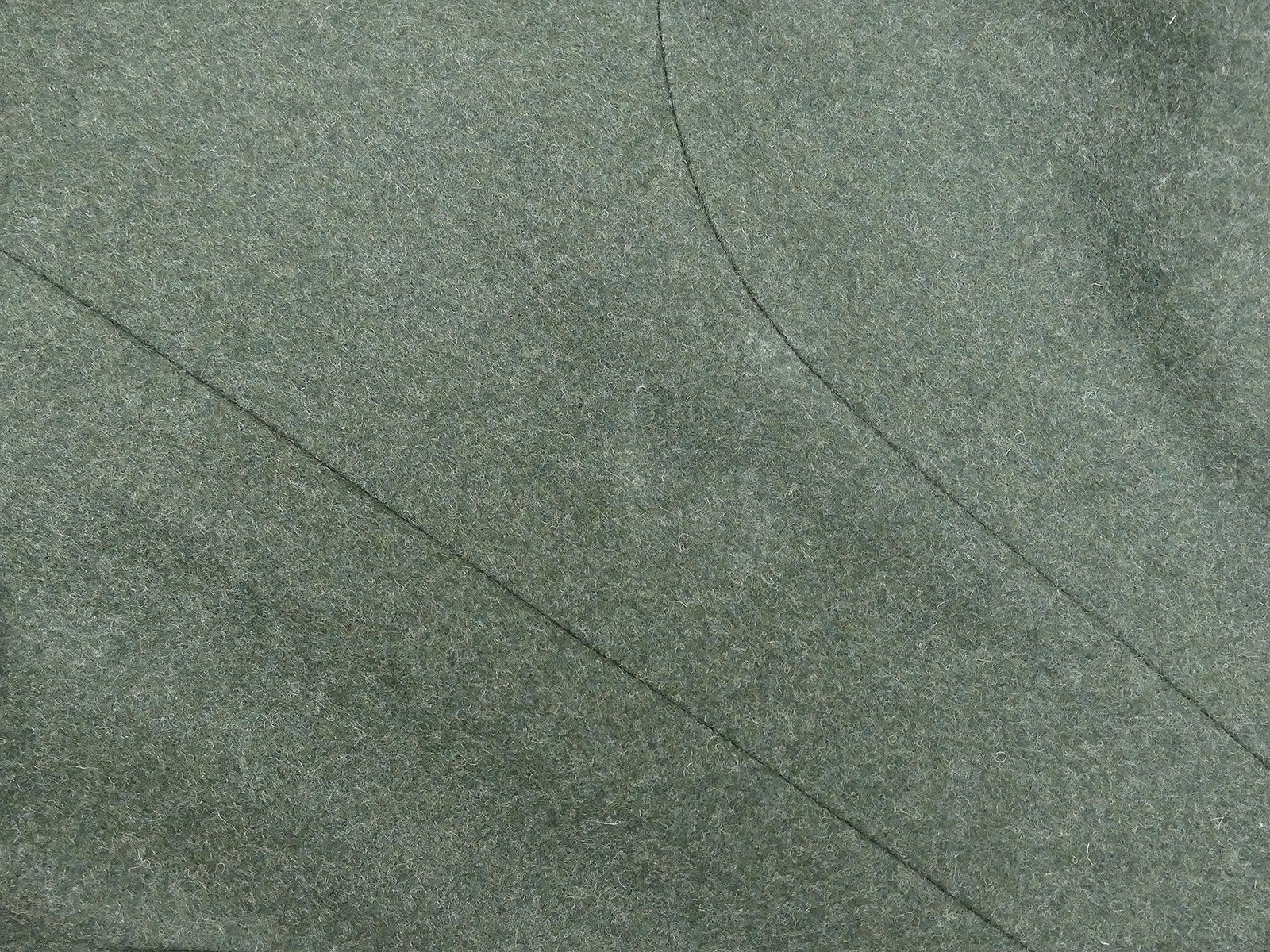 P1368412