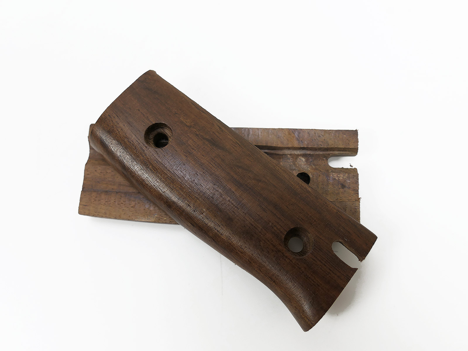 1x Paar HOLZ Griffschalen für K98 Bajonett Ersatzteil Seitengewehr SG M84/98