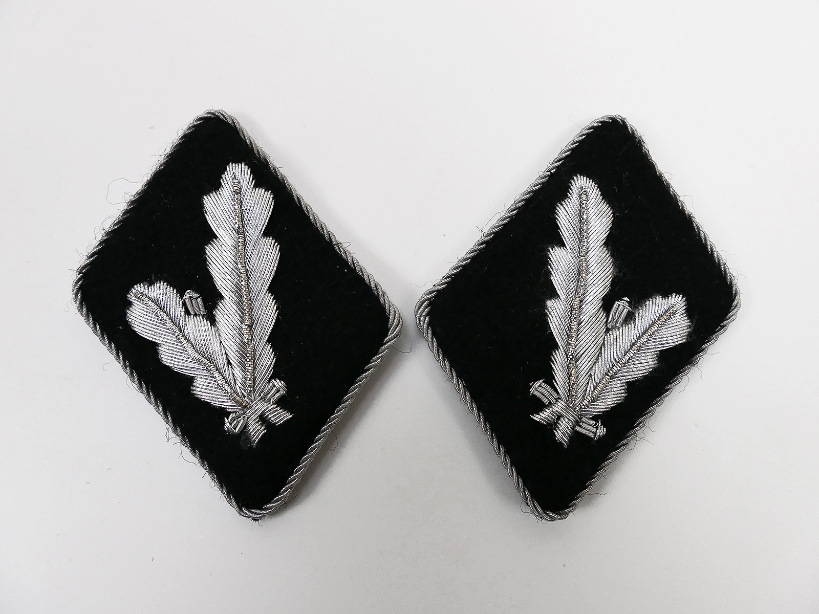 SS Dienstgradabzeichen / Kragenspiegel Oberführer flache Variante Museumsanfertigung