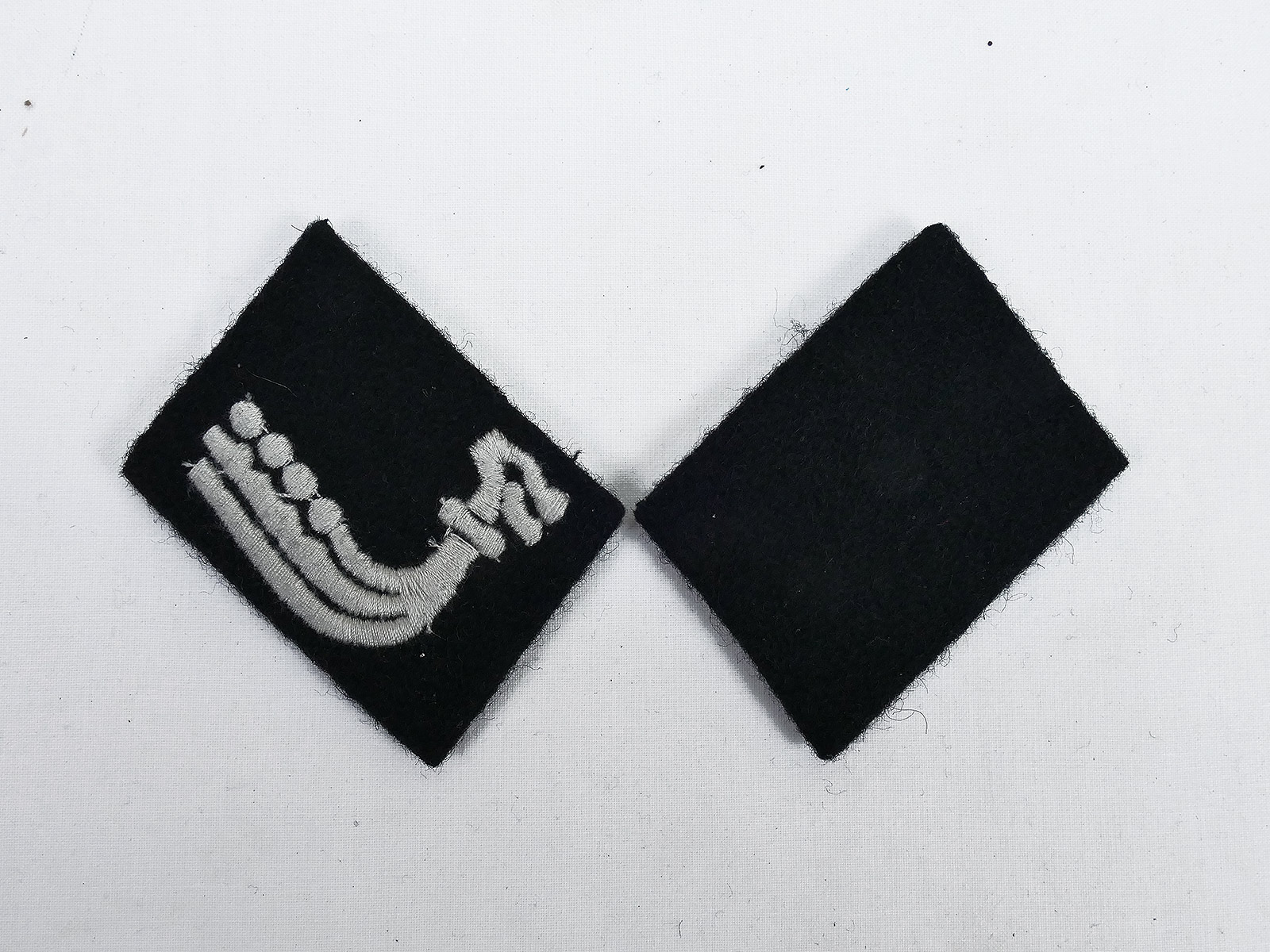 Paar WSS Kragenspiegel 5. SS Panzerdivision Wiking