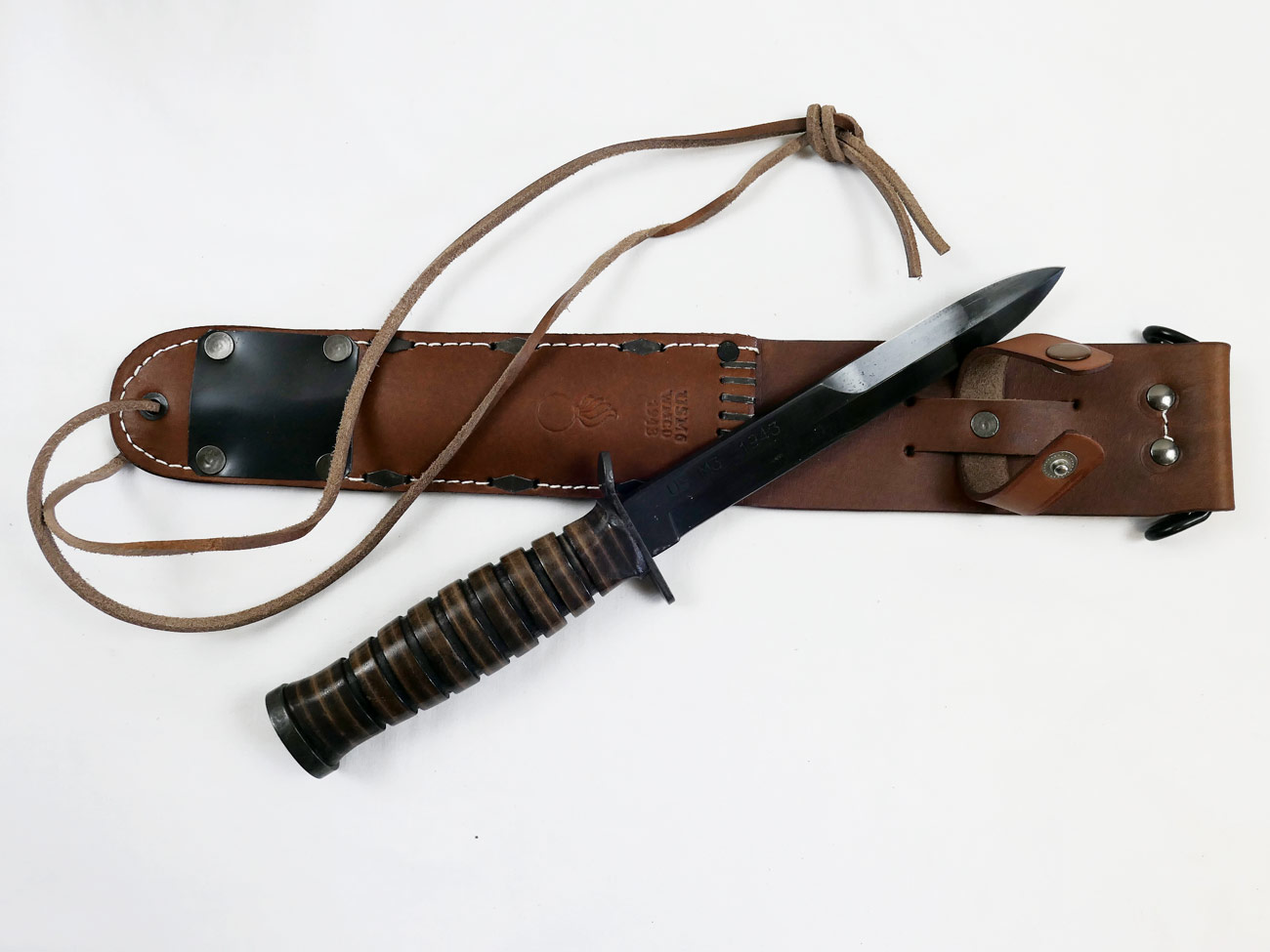 US M3 Fighting Knife mit M6 Lederscheide / US Kampfmesser