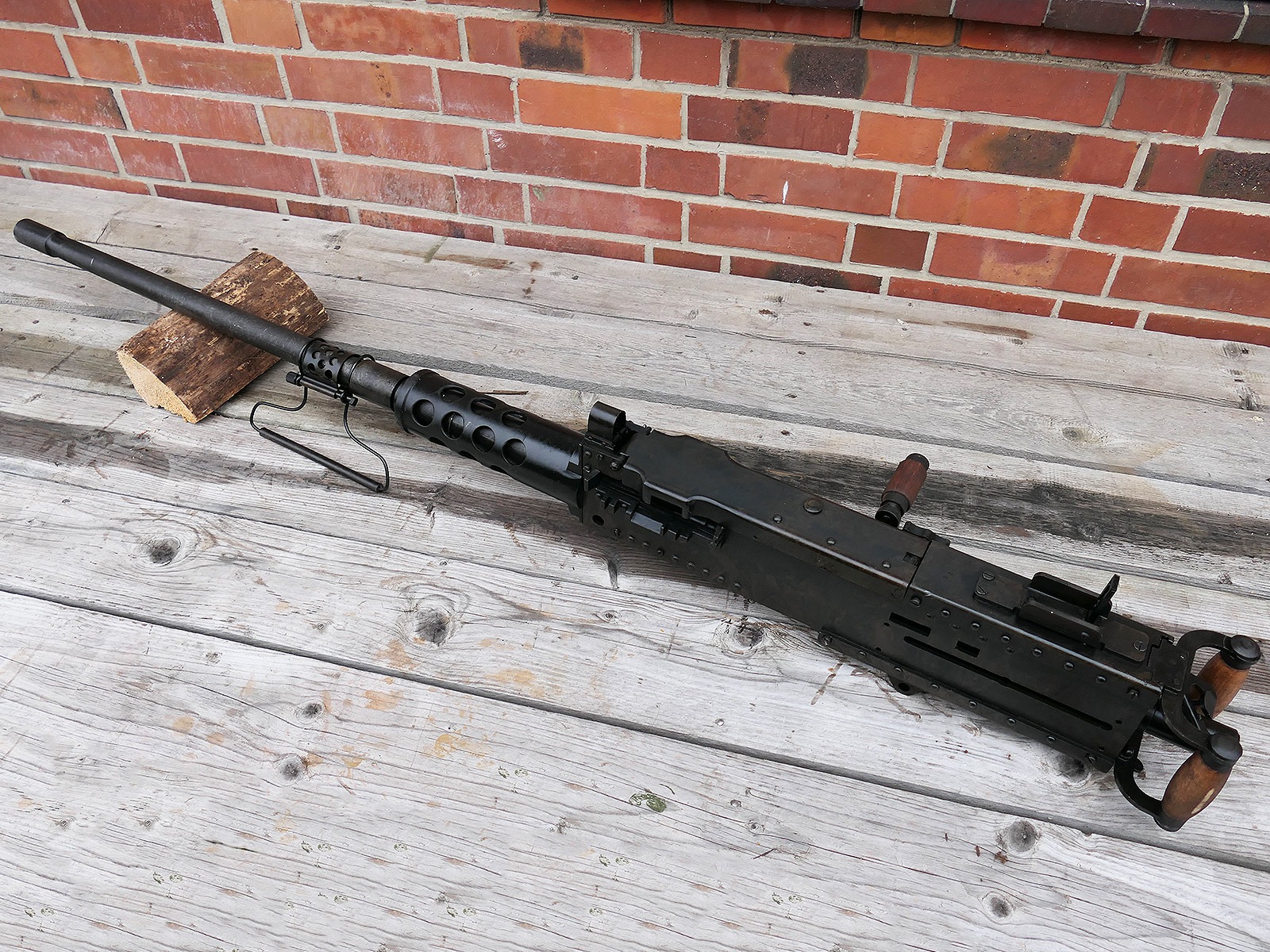 #A Browning Machine Gun MG Cal. 50 M2 Jeep Lafette Tripod - Modell - 1:1 Metall Nachbau Lauf zerlegbar