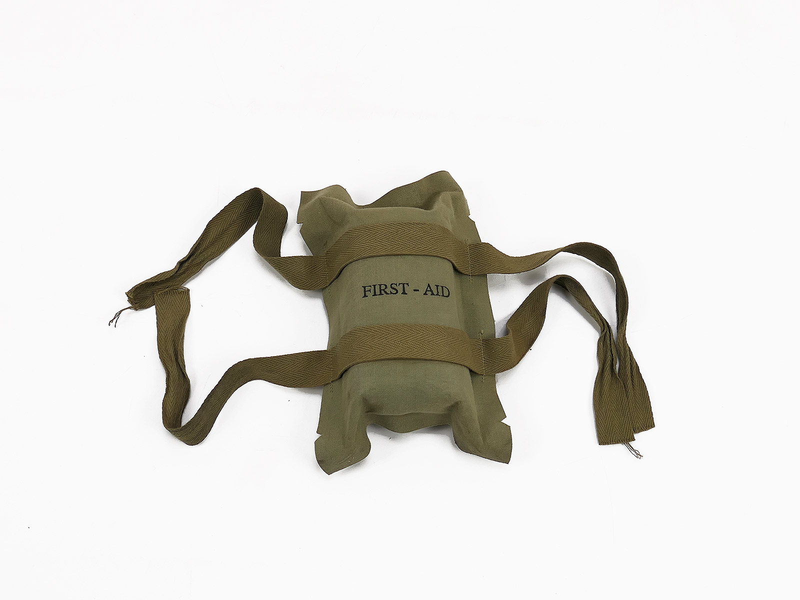 US PARATROOPER First Aid Kit Package / Erste Hilfe Verbandpäckchen Dummy 