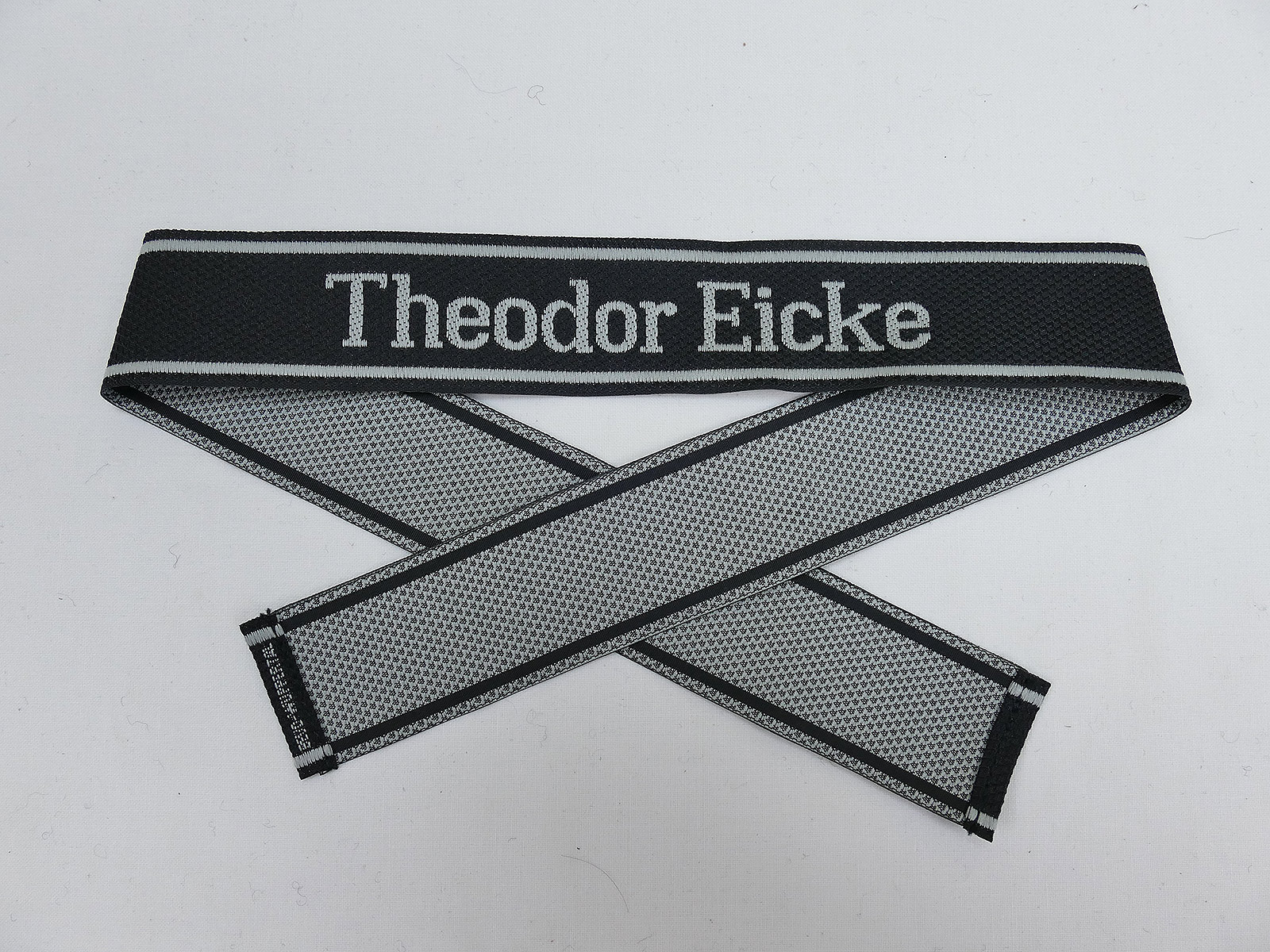 P1230828 Wehrmacht Elite BEVO Waffen SS Ärmelband THEODOR EICKE Ärmelstreifen