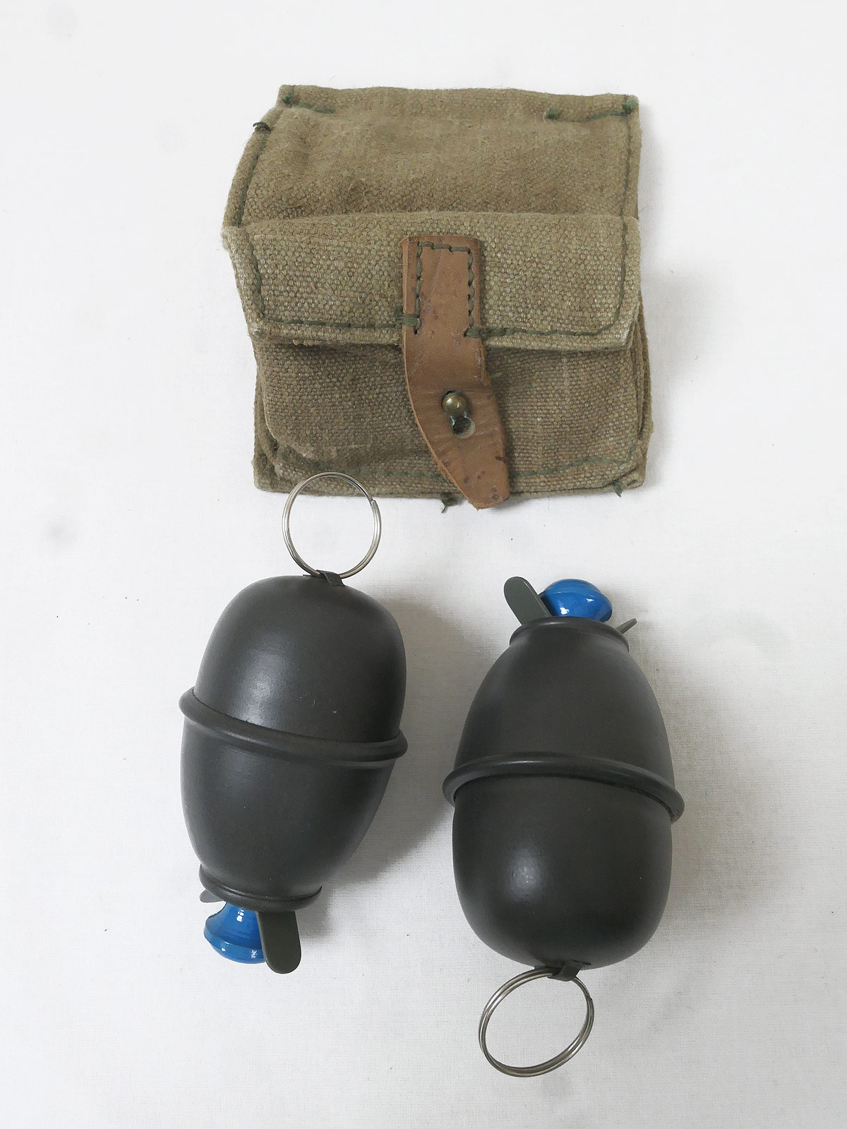 2x Eihandgranate M39 Wehrmacht DEKO 1:1  / Zünderimitat abschraubbar mit Beute Koppeltasche