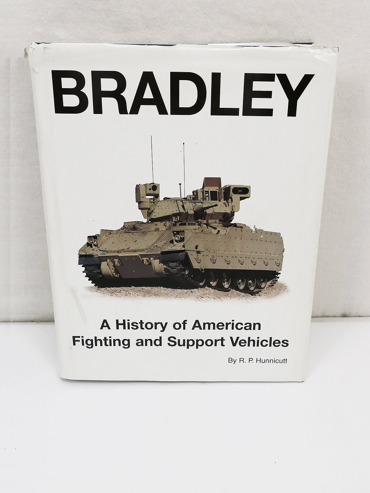 Bradley: A History of American Fighting and Support Vehicles  - Buch  R. P. Hunnicutt