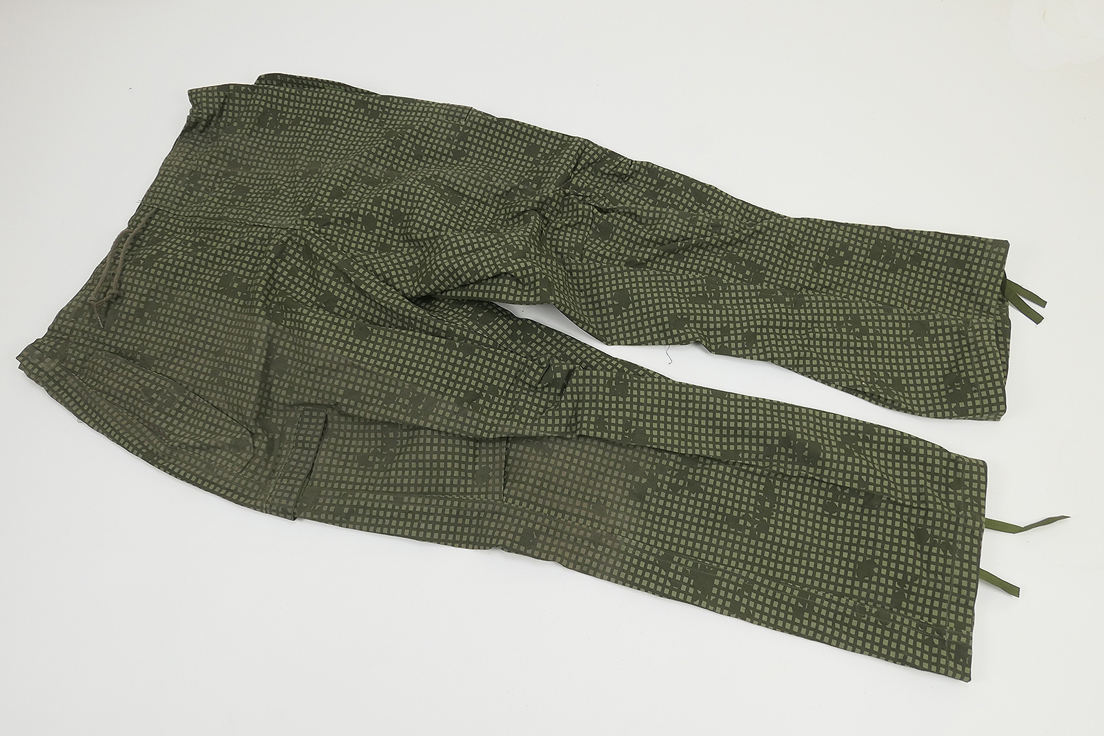 P1560058 US Army Trousers Night camouflage Desert Gr. Small Short 1983 1.Golfkrieg