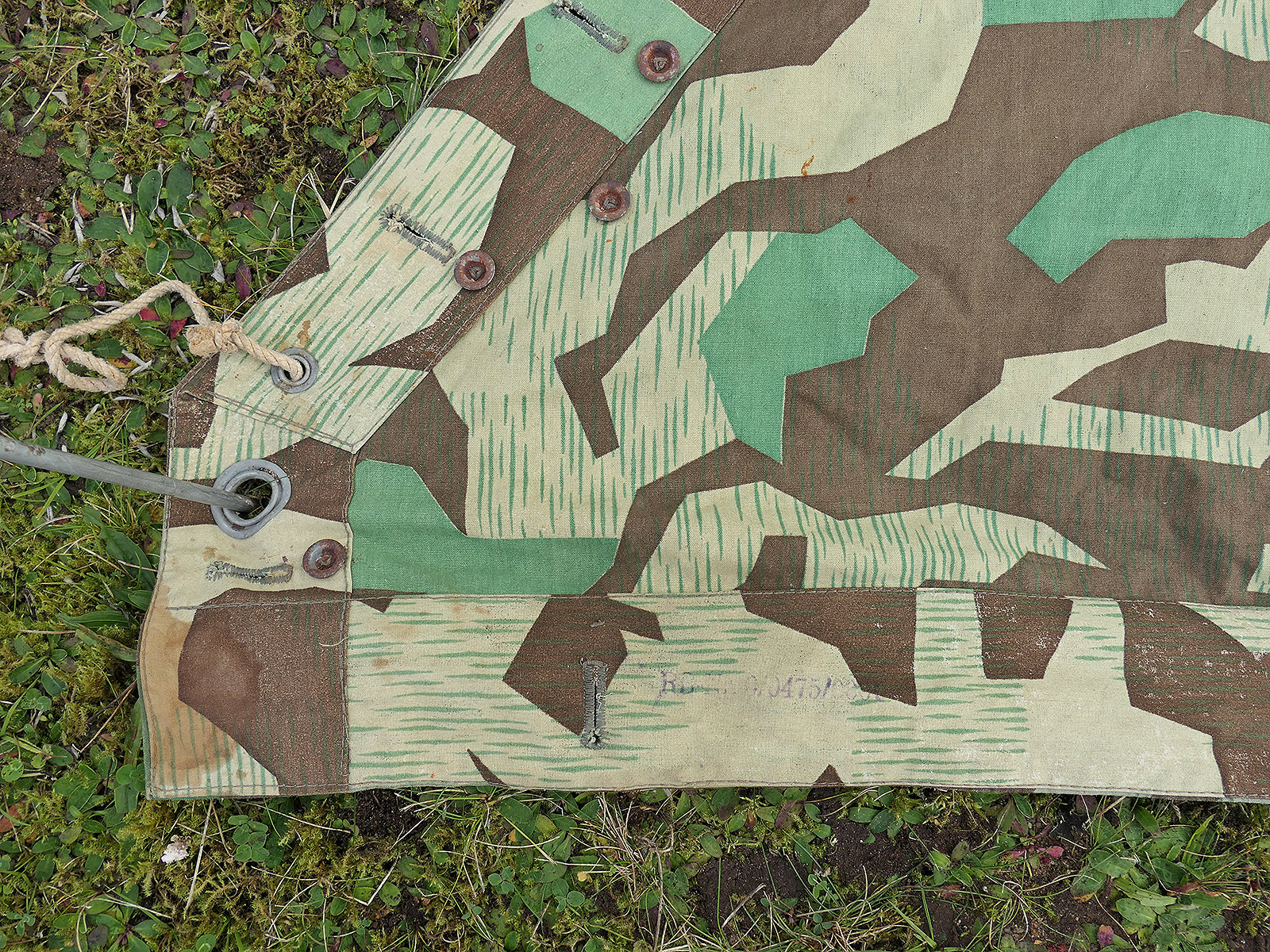 Wehrmacht Späte Original Zeltplane M31 splittertarn - RBNR. - Zeltbahn Tarnzeltbahn SEHR SCHÖN BATTLE WORN
