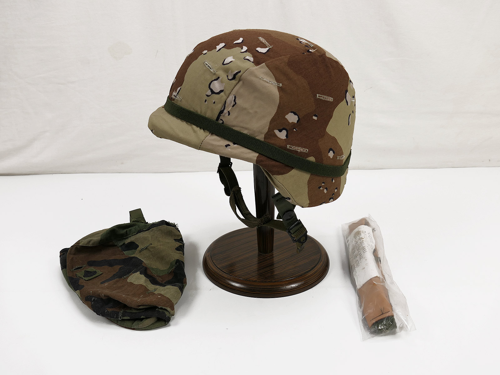 US PASGT Gefechtshelm Combat Helmet Gr. Large mit US Desert + Woodland Helmbezug