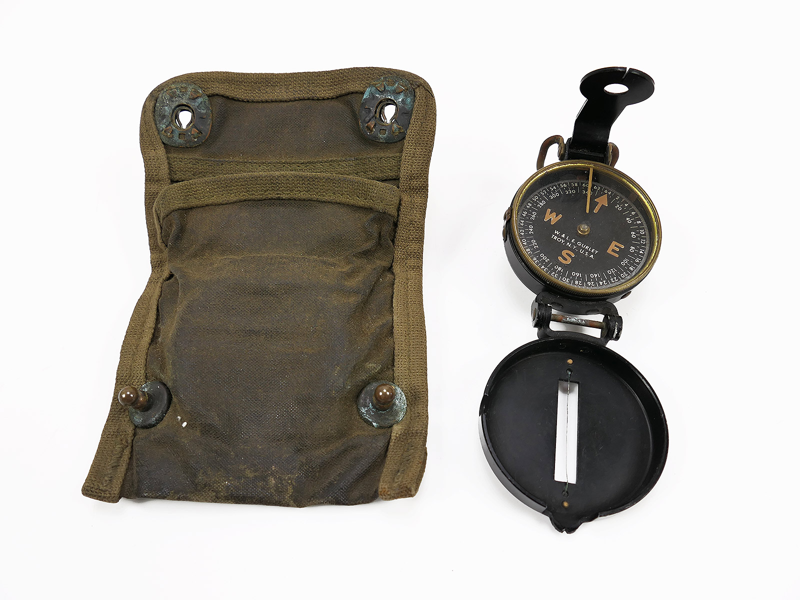 US Army WW2 compass lensatic & carrying case Kompass mit Tasche COLLECTION BATTLE WORN