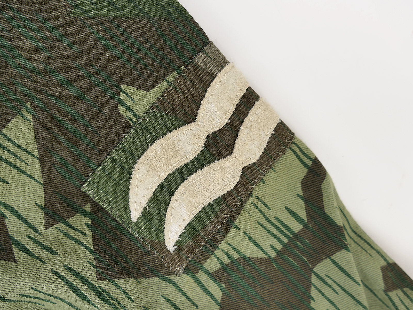 Luftwaffe Fallschirmjäger Knochensack Gr.1 Splittertarn mit Abzeichen COLLECTION BATTLE WORN