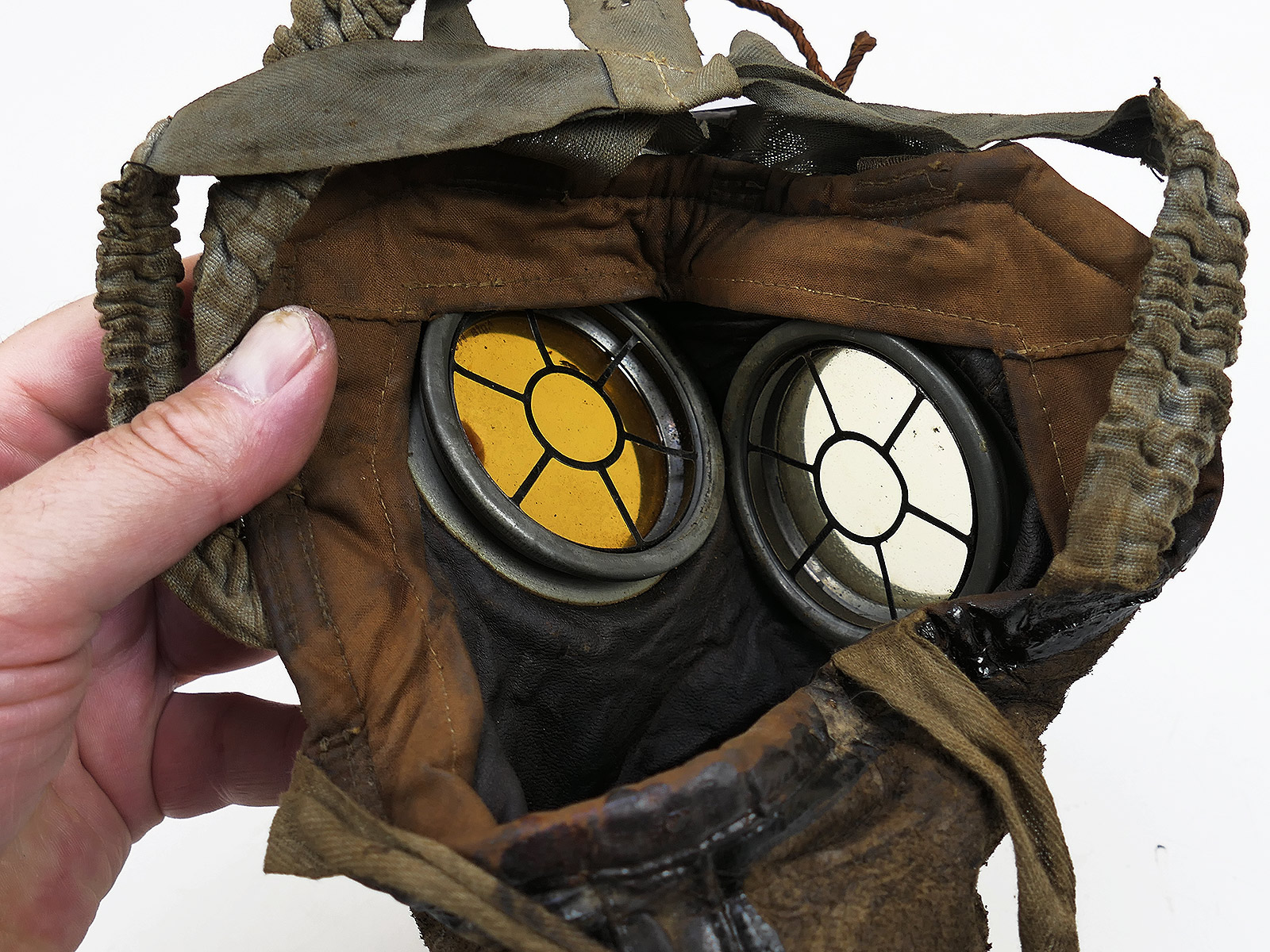 WK1 Original Leder Gasmaske M17 + Filter in Original Bereitschaftsbüchse COLLECTION BATTLE WORN