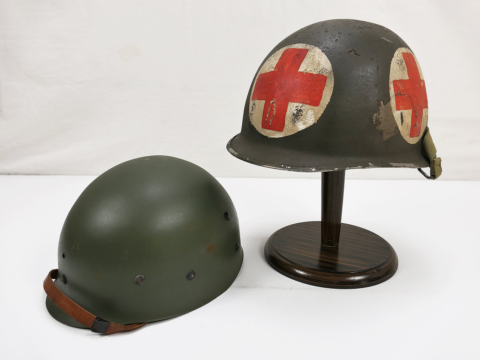 US ARMY Type WW2 M1 Stahlhelm Rotkreuz Sanitäter / Medic helmet + Liner Kinnriemen