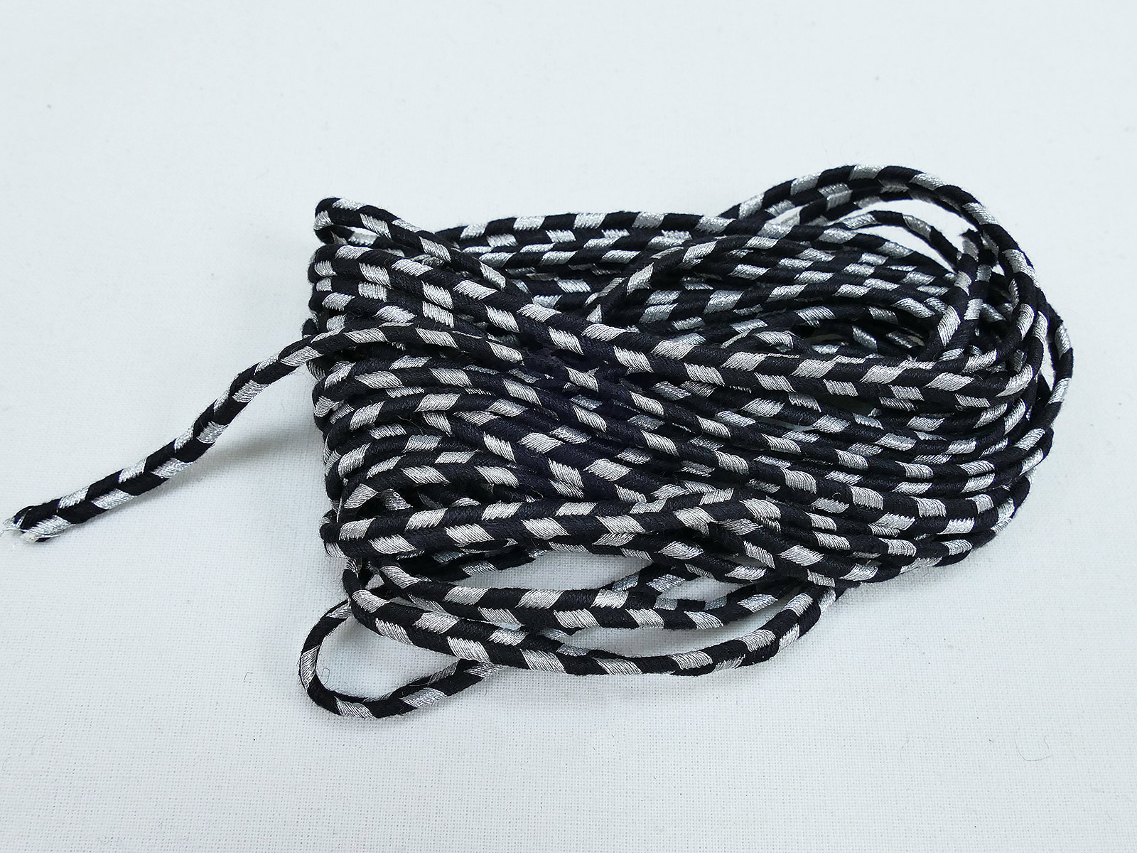 Original Litze Tresse Schulterklappen Silber / schwarz Breite 4mm Länge 110cm