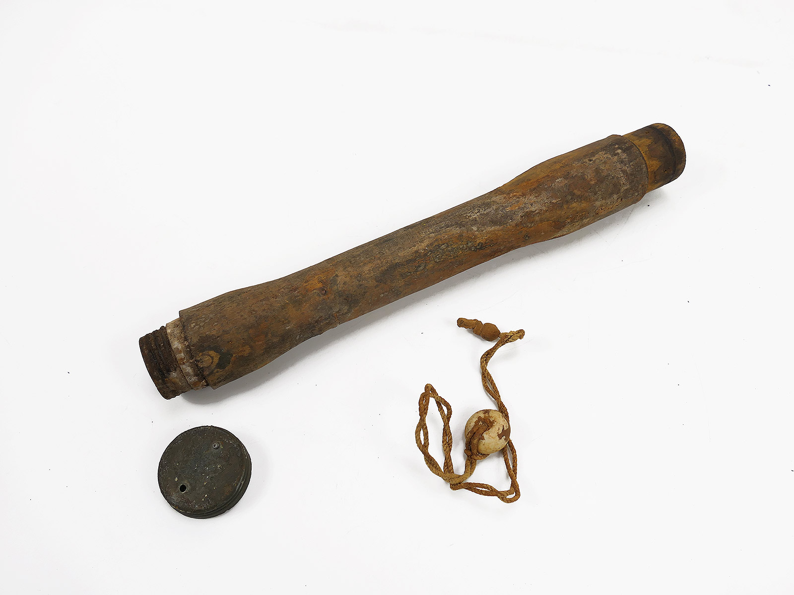 #4 Wehrmacht Ersatzteile Deko M24 Stielhandgranate Stiel Kappe Abzugsschnur Abzugsperle Restauration