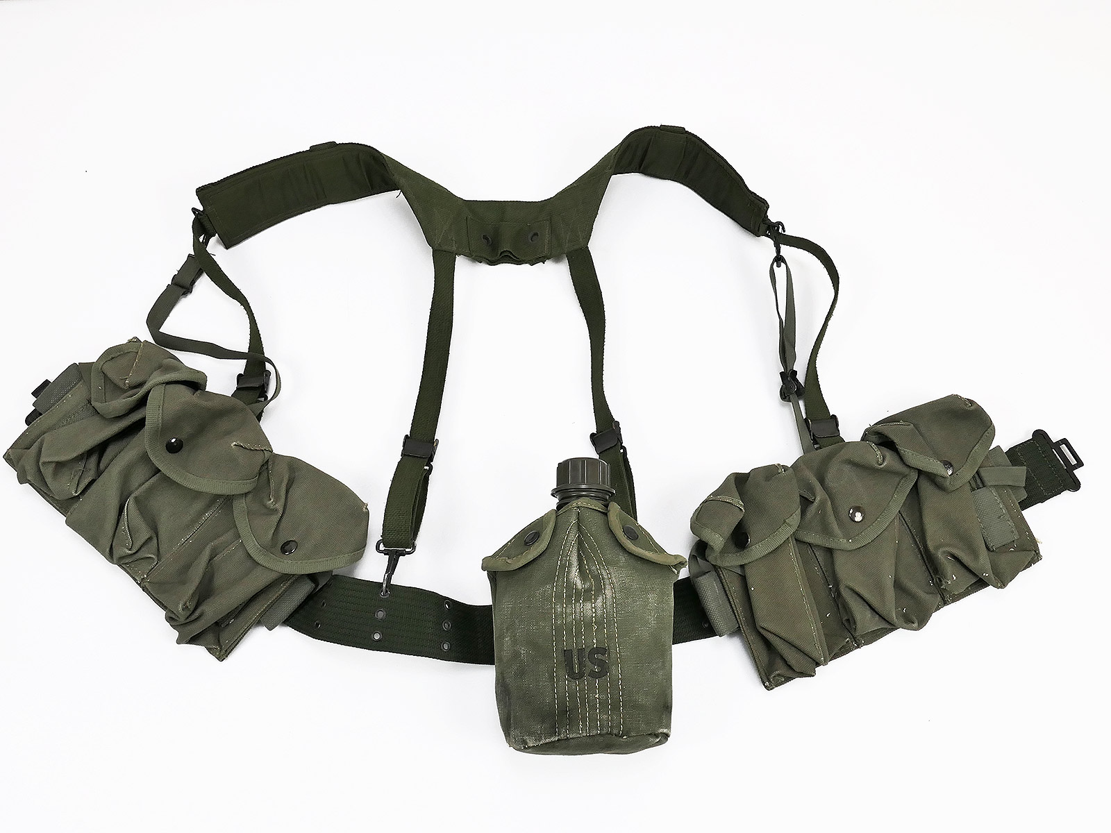 Typ M-1956 webbing US Army Vietnam Sturmgepäck - Pistol Belt Buttpack Suspenders Feldflasche