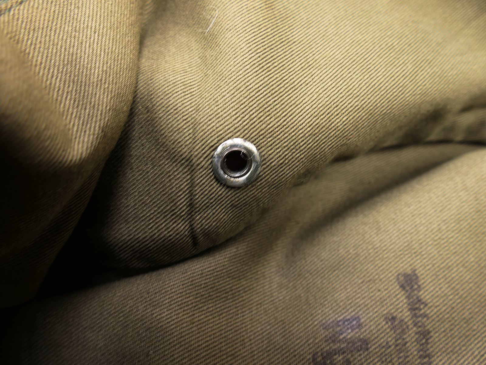 Wehrmacht Heer antikes M42 Schiffchen für Mannschaften Gr.57 BATTLE WORN