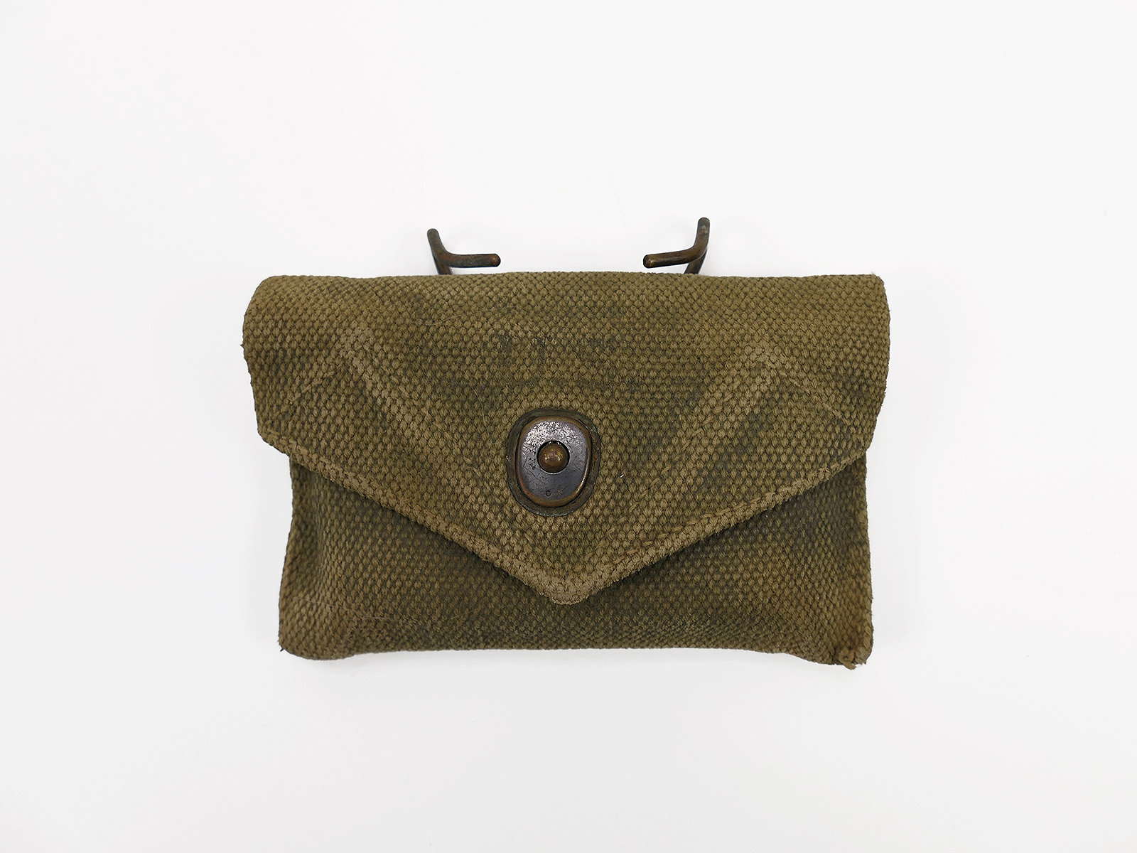 US Army First Aid Kit M-1942 Pouch + Carlisle Dressing Erste Hilfe Verbandpäckchen Blechdose ROT Collection BATTLE WORN
