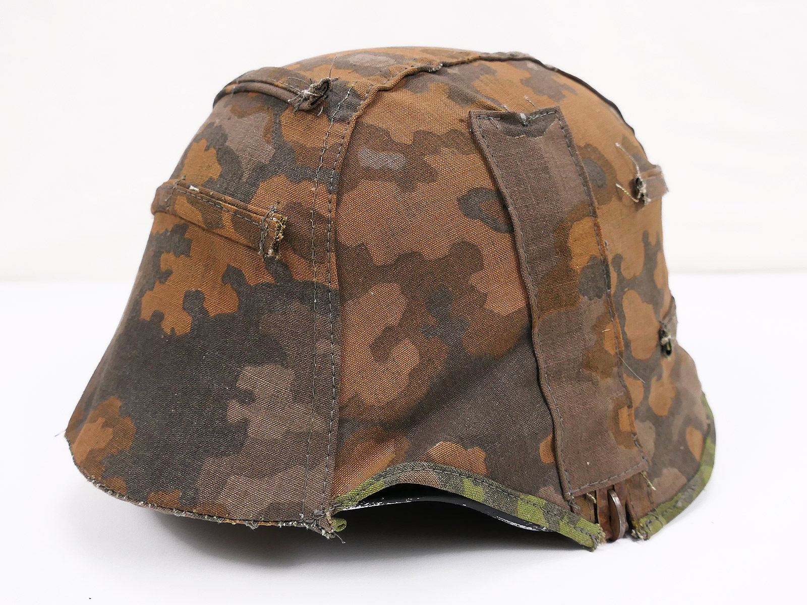 P1727100 Waffen SS Stahlhelm Helmbezug Eichenlaub Helmtarnbezug aus original Tarn Stoff