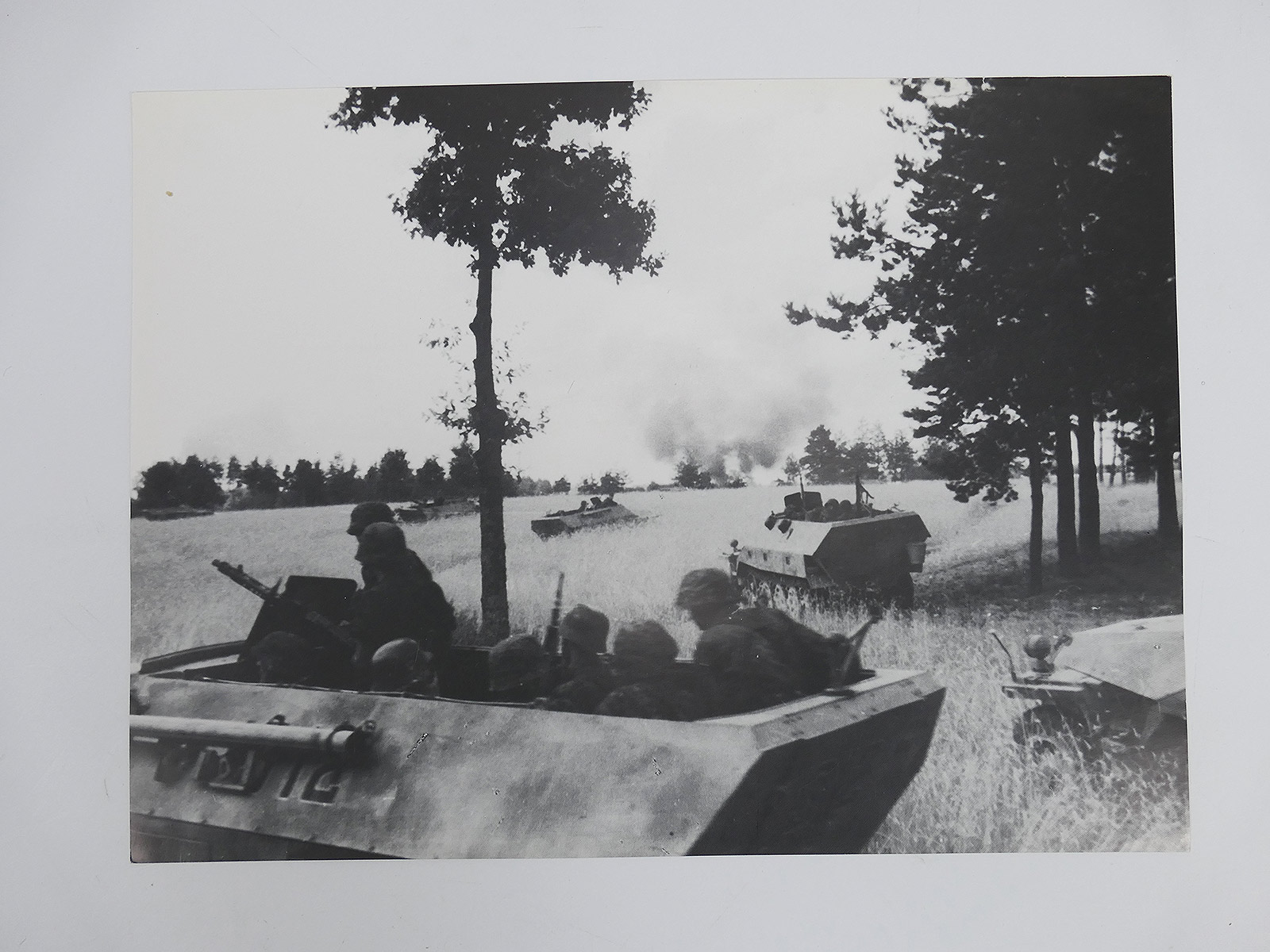 Poster / Bild Schützenpanzerwagen mit Grenadieren Waffen SS Ostfront (40x30cm)