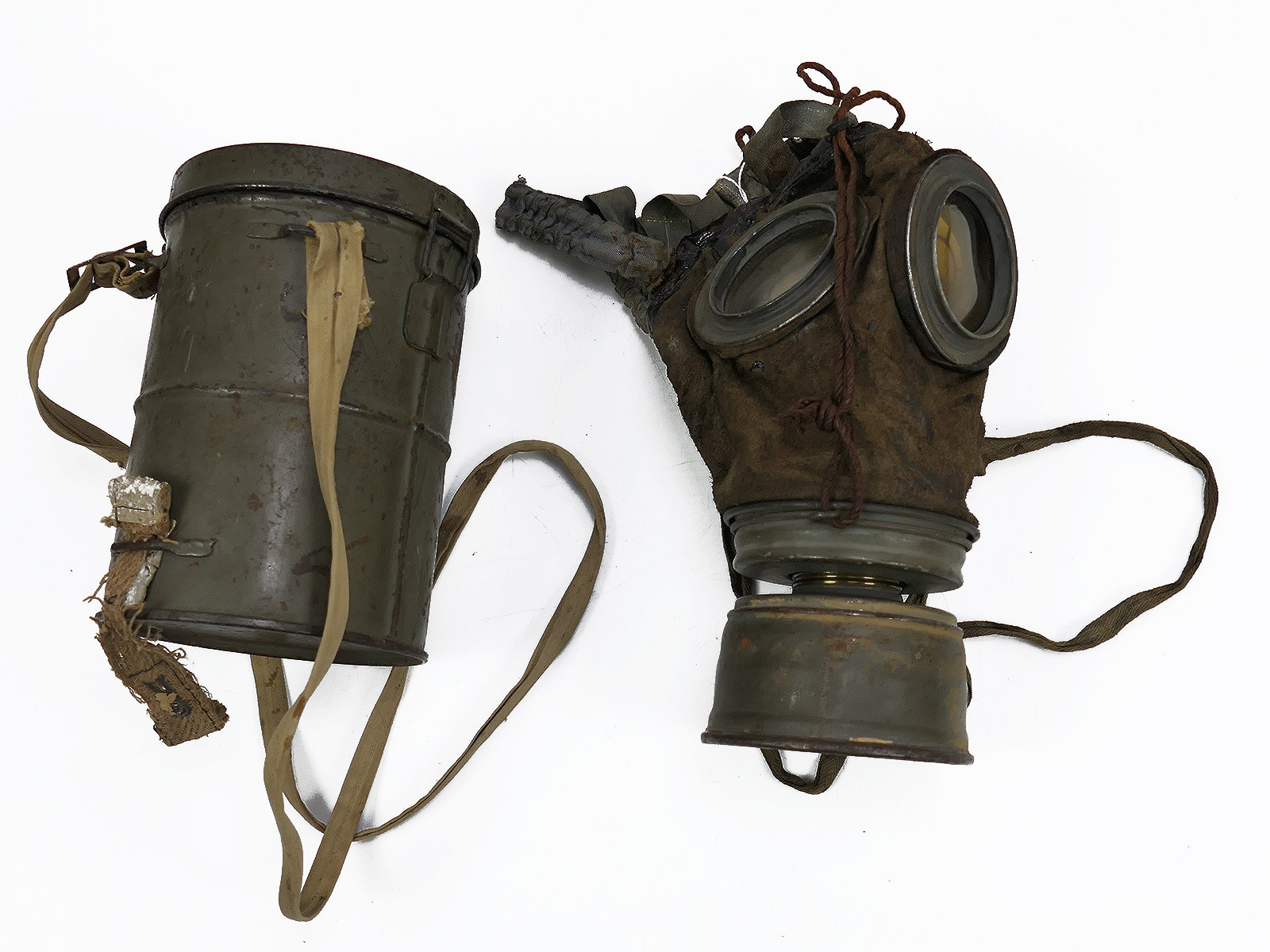 WK1 Original Leder Gasmaske M17 + Filter in Original Bereitschaftsbüchse COLLECTION BATTLE WORN