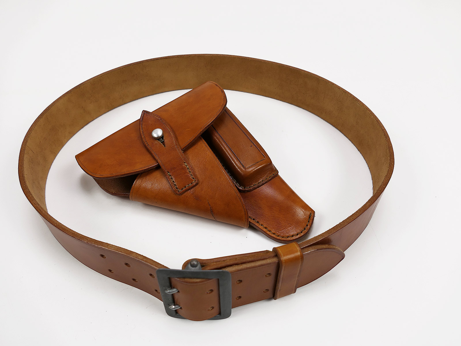 Wehrmacht / Luftwaffe Brauner Offiziers Zweidornkoppel mit Lederholster für PPK Pistole *Handcrafted*
