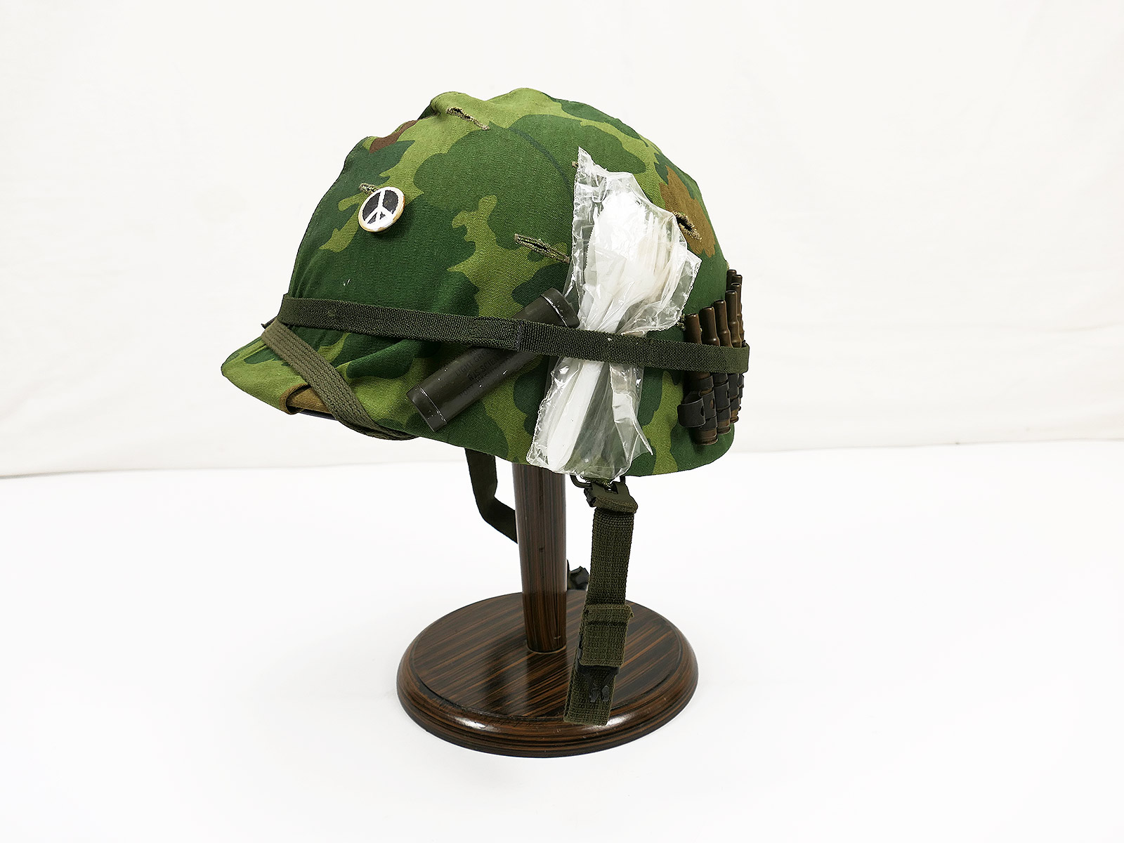 US M1 Stahlhelm Vietnam mit Mitchell Helmbezug Helm Liner , Zubehör + Gurtstück