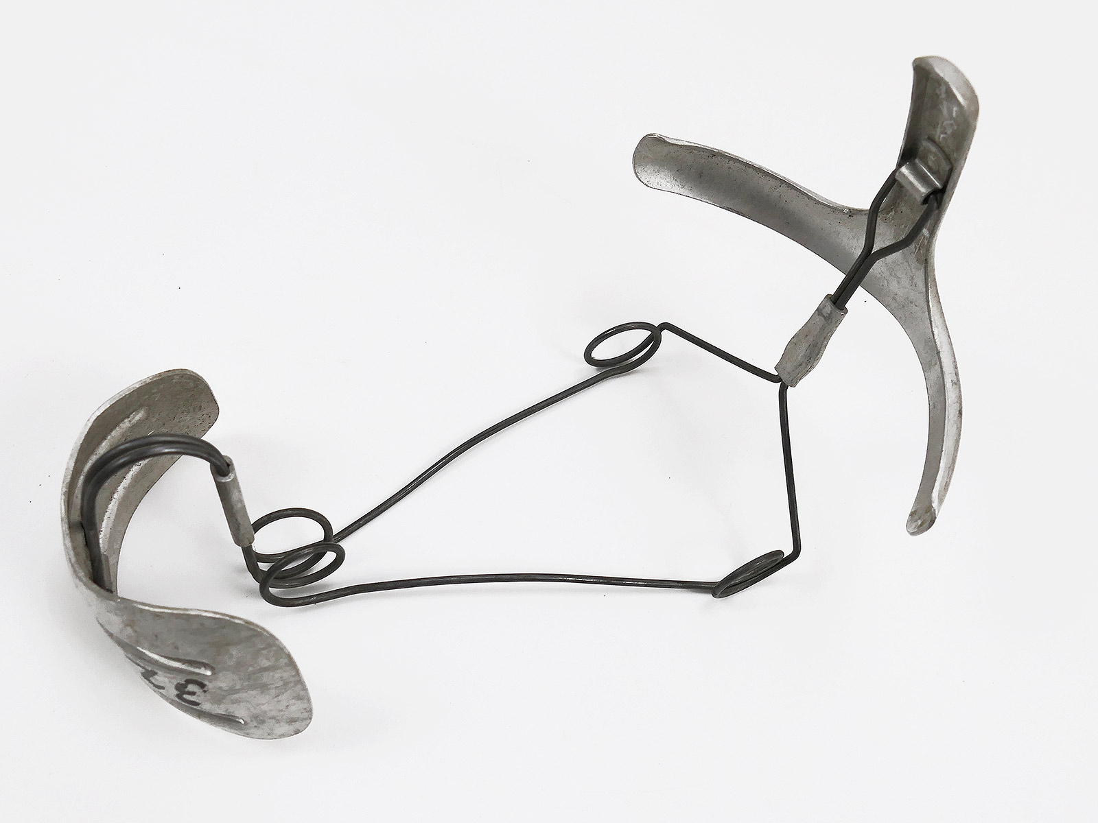 #A/ Gasmaskenspanner / Spanner Gasmaske 1957 identisch mit den Wehrmachtsstücken