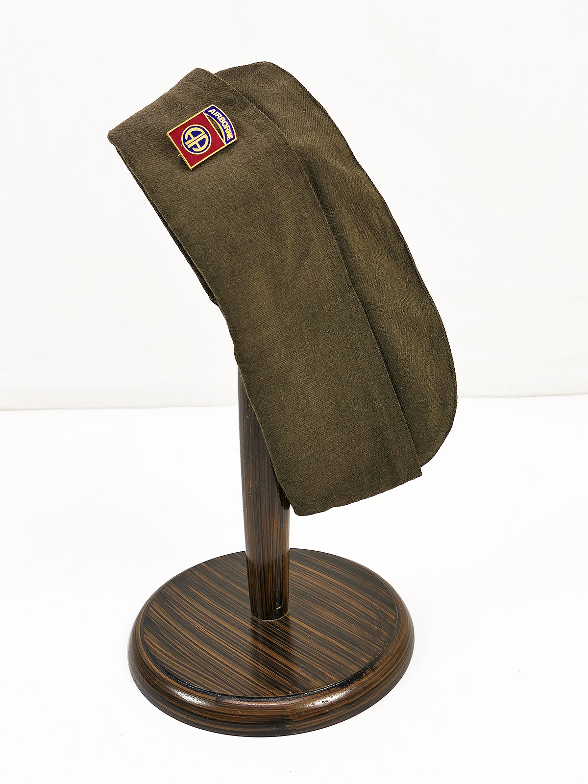 US WW2 Airborne Garrison Cap Schiffchen Gr.58 mit 82nd AB Metall Abzeichen COLLECTION 