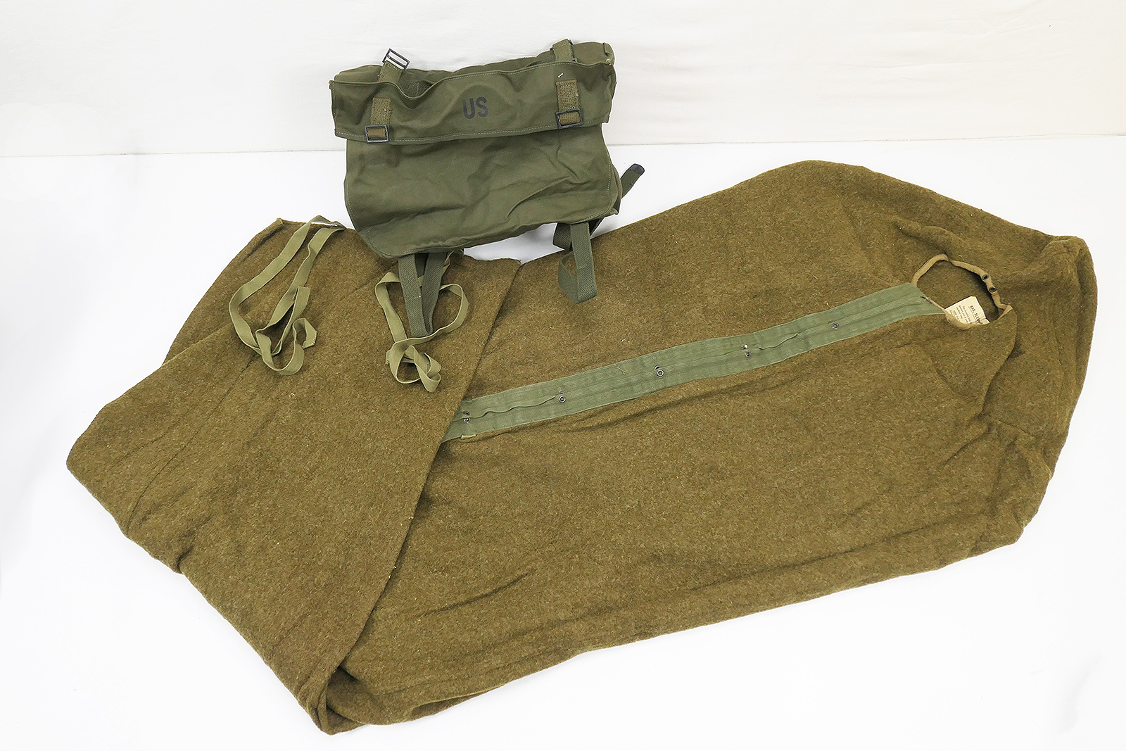 P1430588 #3 US Pack Field Cargo M-1945 Tasche + US Wool Sleeping Bag Schlafsack