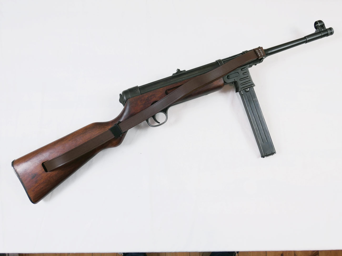 MP41 Schmeisser MP 41 Maschinenpistole Deko Modell Antik Filmwaffe Denix + Trageriemen
