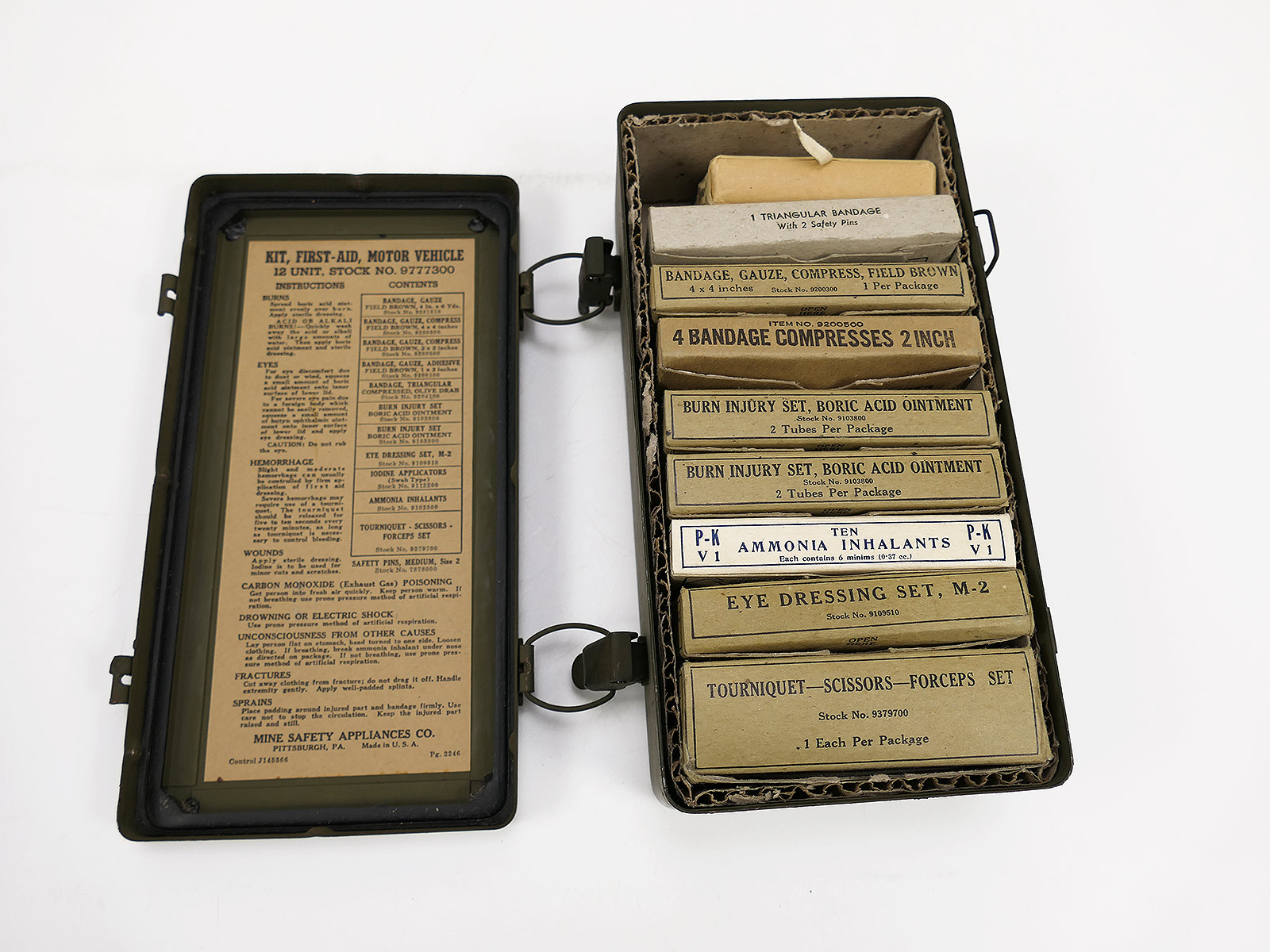 Original US ARMY Medical First Aid Box Jeep Medic Verbandkasten Metallkiste MIT INHALT COLLECTION BATTLE WORN