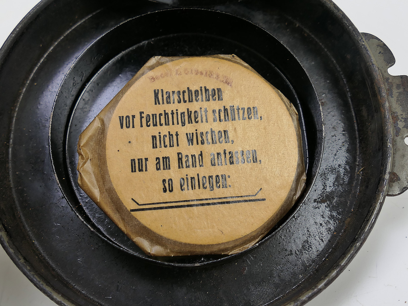 WK1 Original Leder Gasmaske M17 + Filter in Original Bereitschaftsbüchse COLLECTION BATTLE WORN