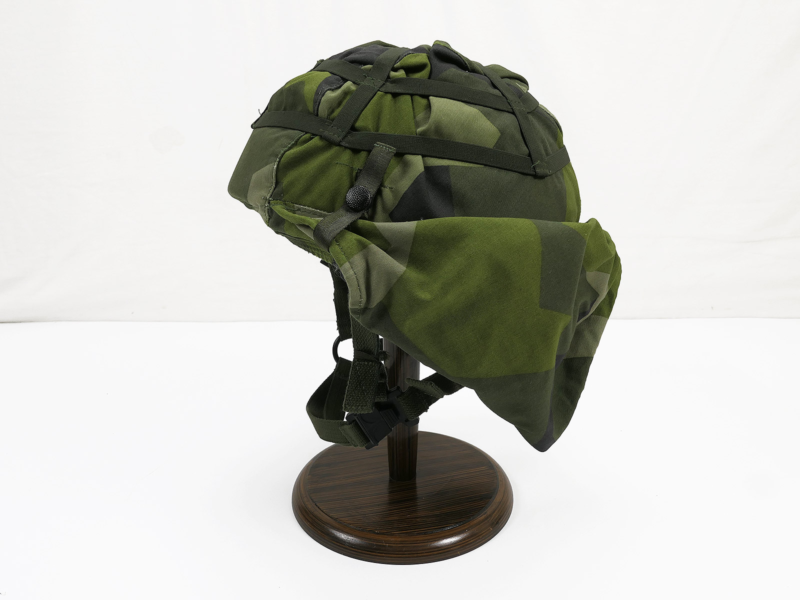Swedish HJALM M90 Gefechtshelm Combat Helmet Einsatzhelm + CAMO Helmbezug Gr. Medium TOP MEGA RARE