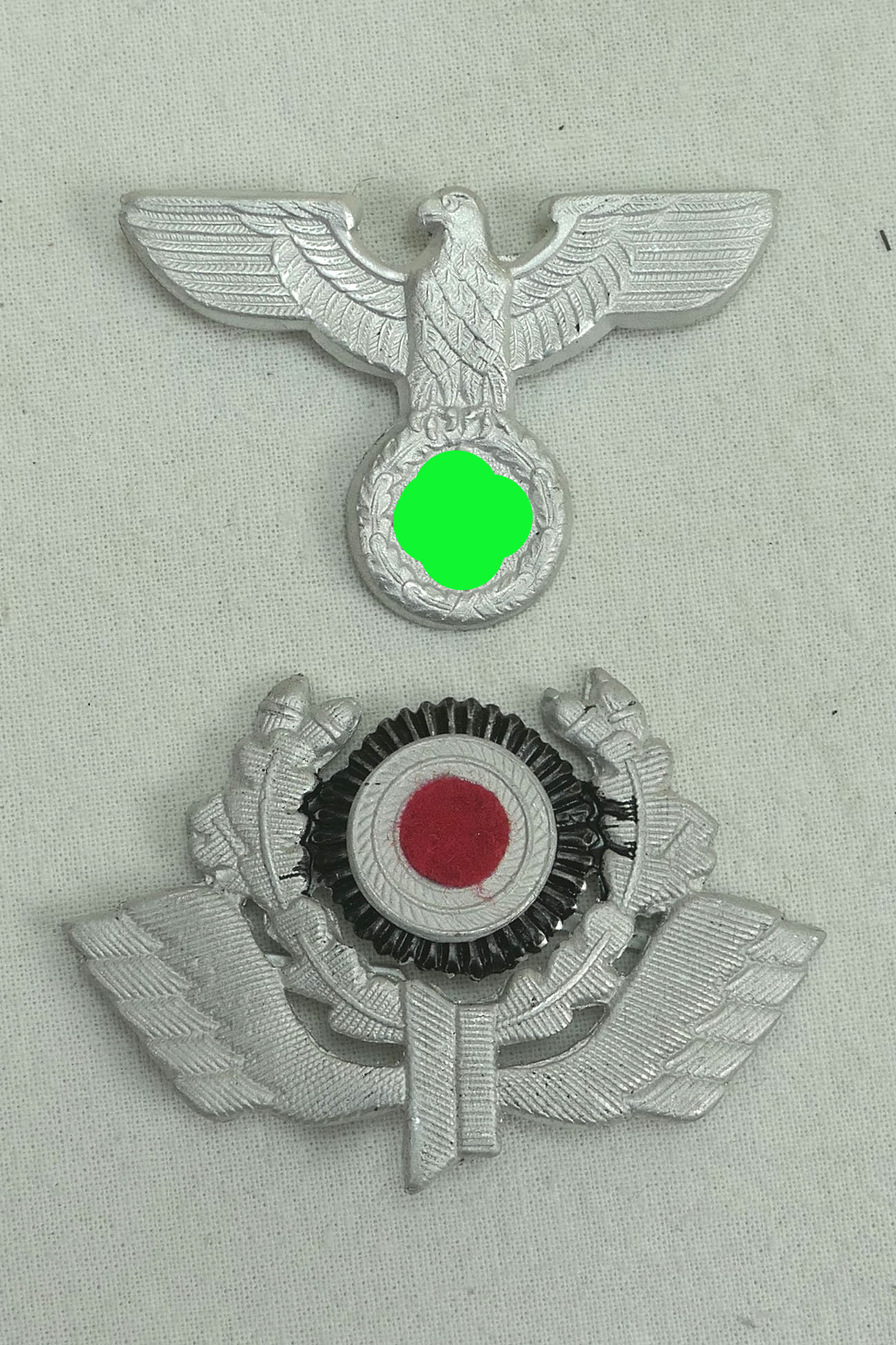 P1080104 Reichsbahn Mützenabzeichen Alu für Schirmmütze Adler + Flügelrad Eichenlaub mit Kokarde