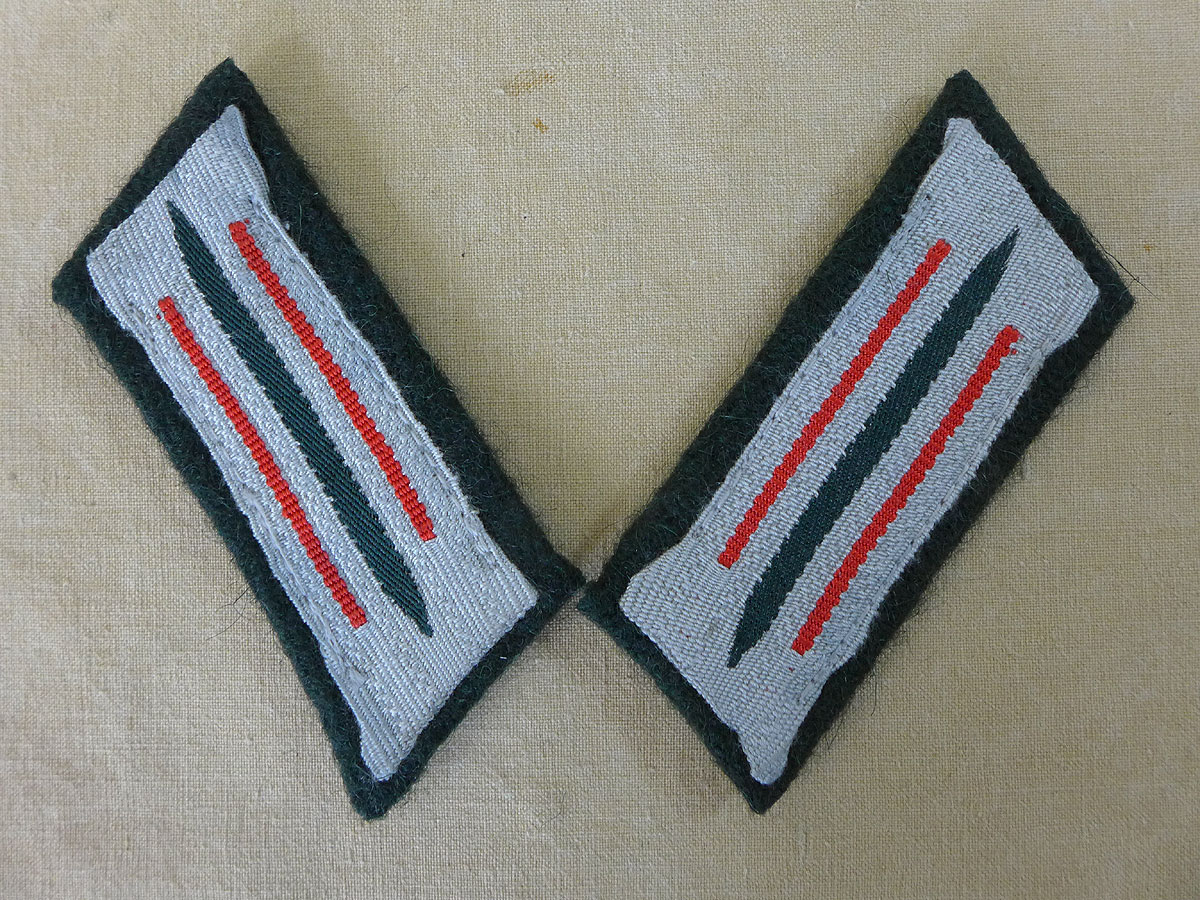 7971-2 Wehrmacht Artillerie / Heer Kragenspiegel Mannschaften auf M36 Unterlage