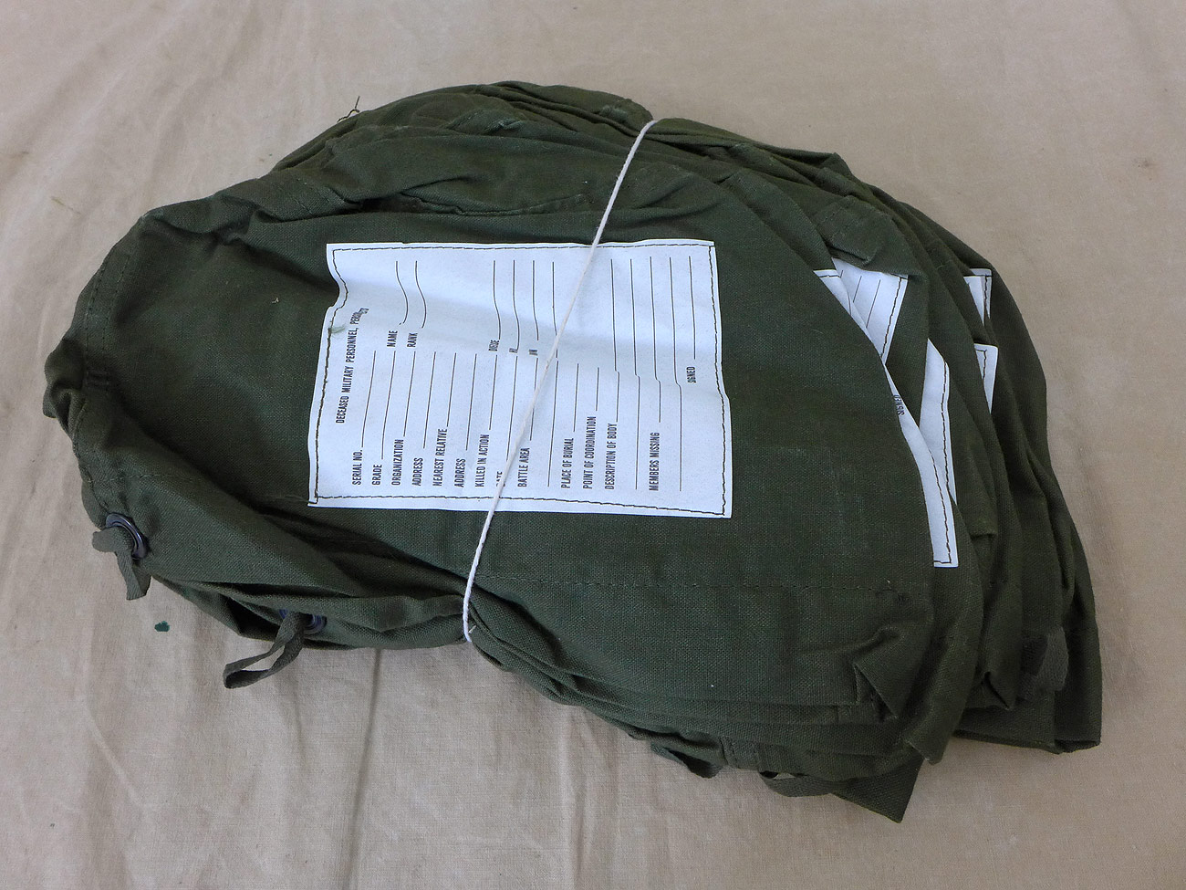 9868-2 US Vietnam Bag Deceased military personnel, Personal Effects / Beutel 5x