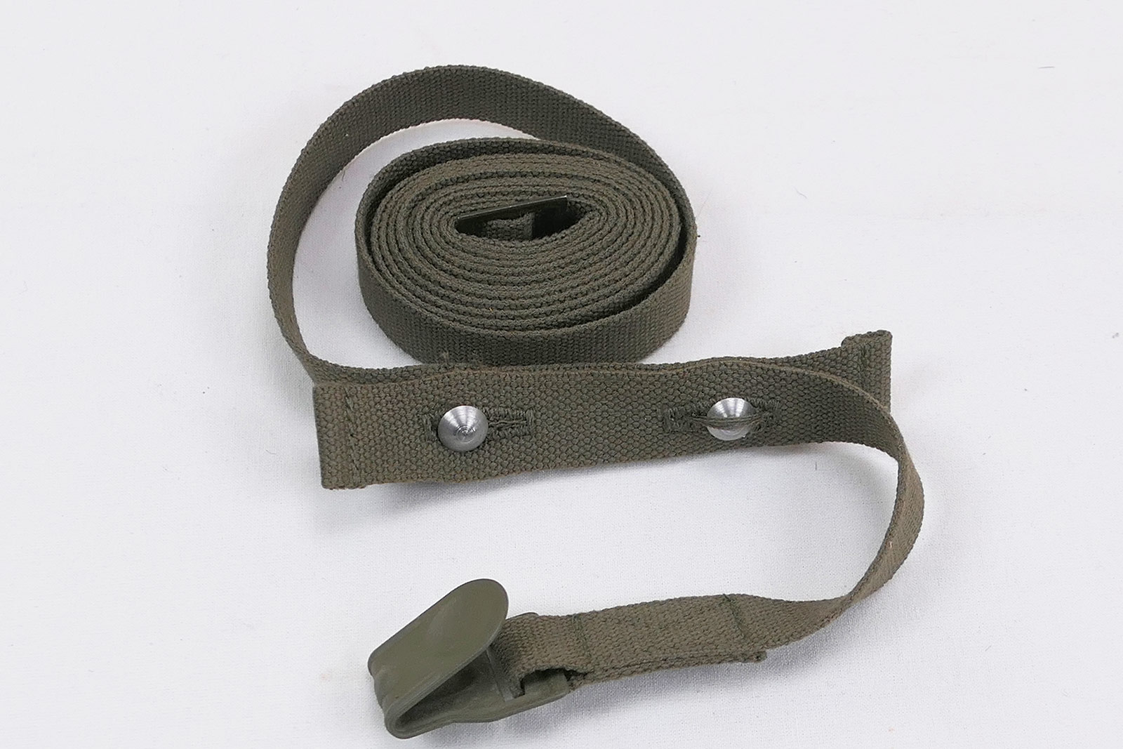 P12601587Q75TFwD663kS Wehrmacht Beriemung Gasmaskendose 2-teiliger Riemen für Gasmaskenbehälter