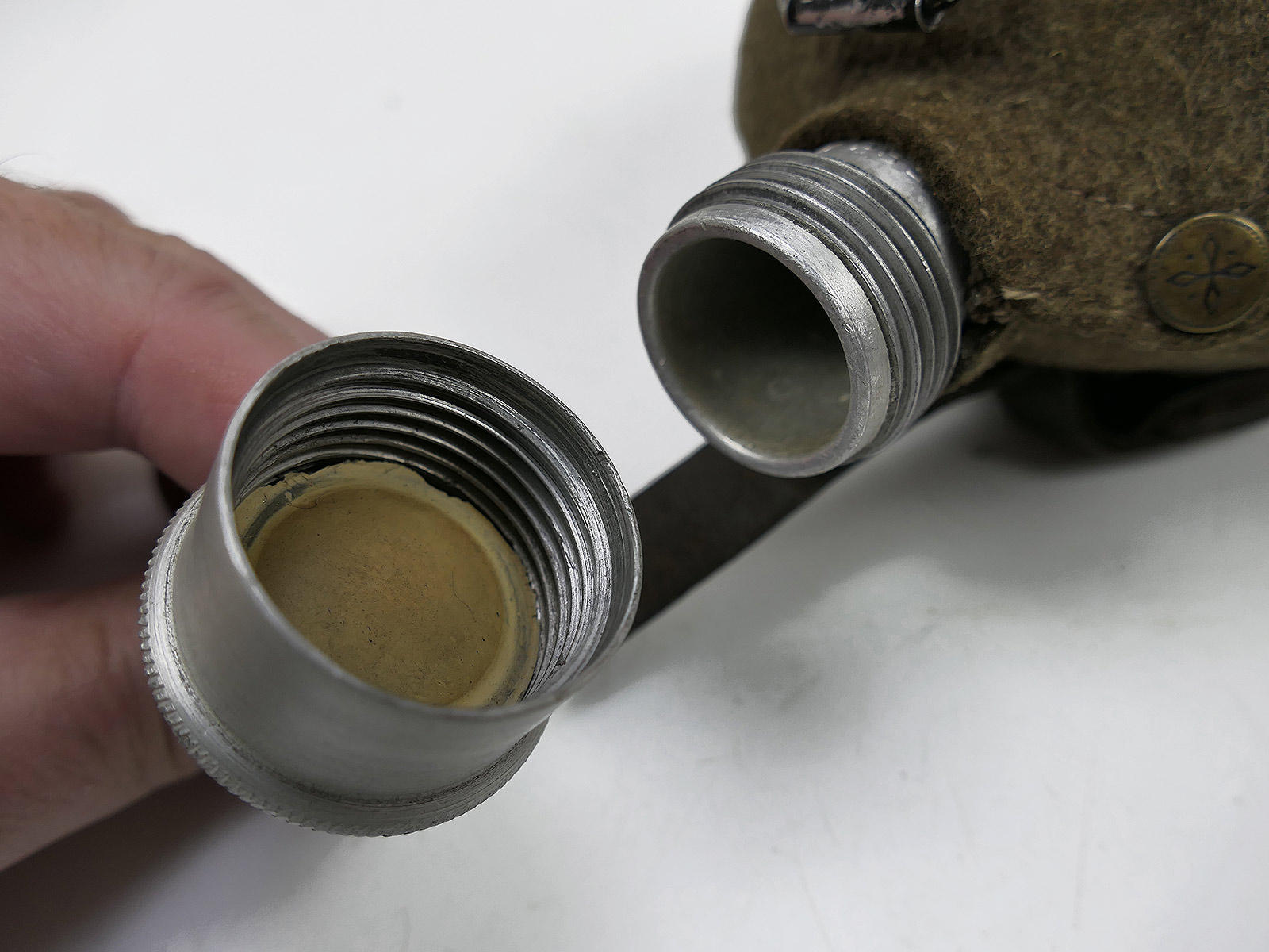 Wehrmacht Feldflasche ESB40 mit Original Alu Becher WAL39  COLLECTION BATTLE WORN